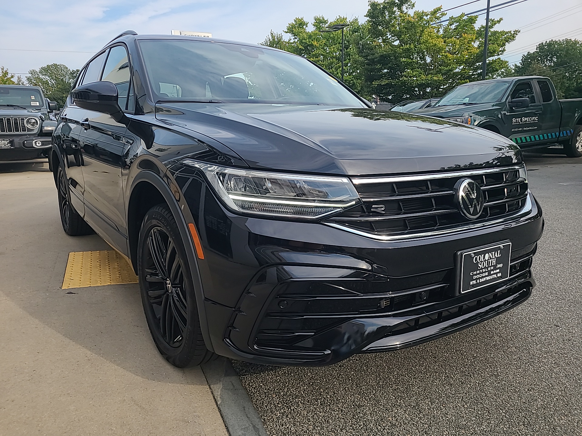 2022 Volkswagen Tiguan SE R-Line Black 6