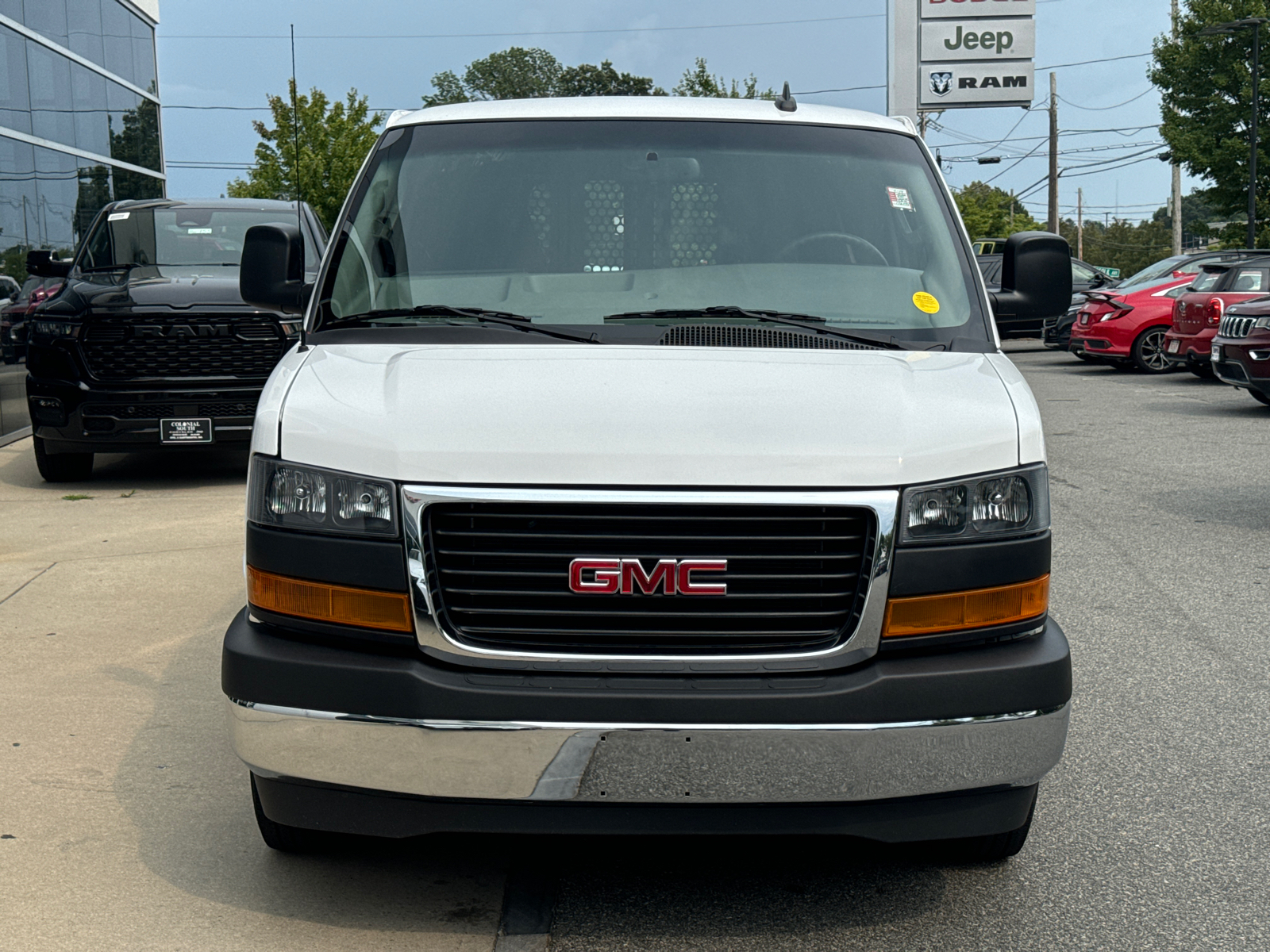 2022 GMC Savana  28