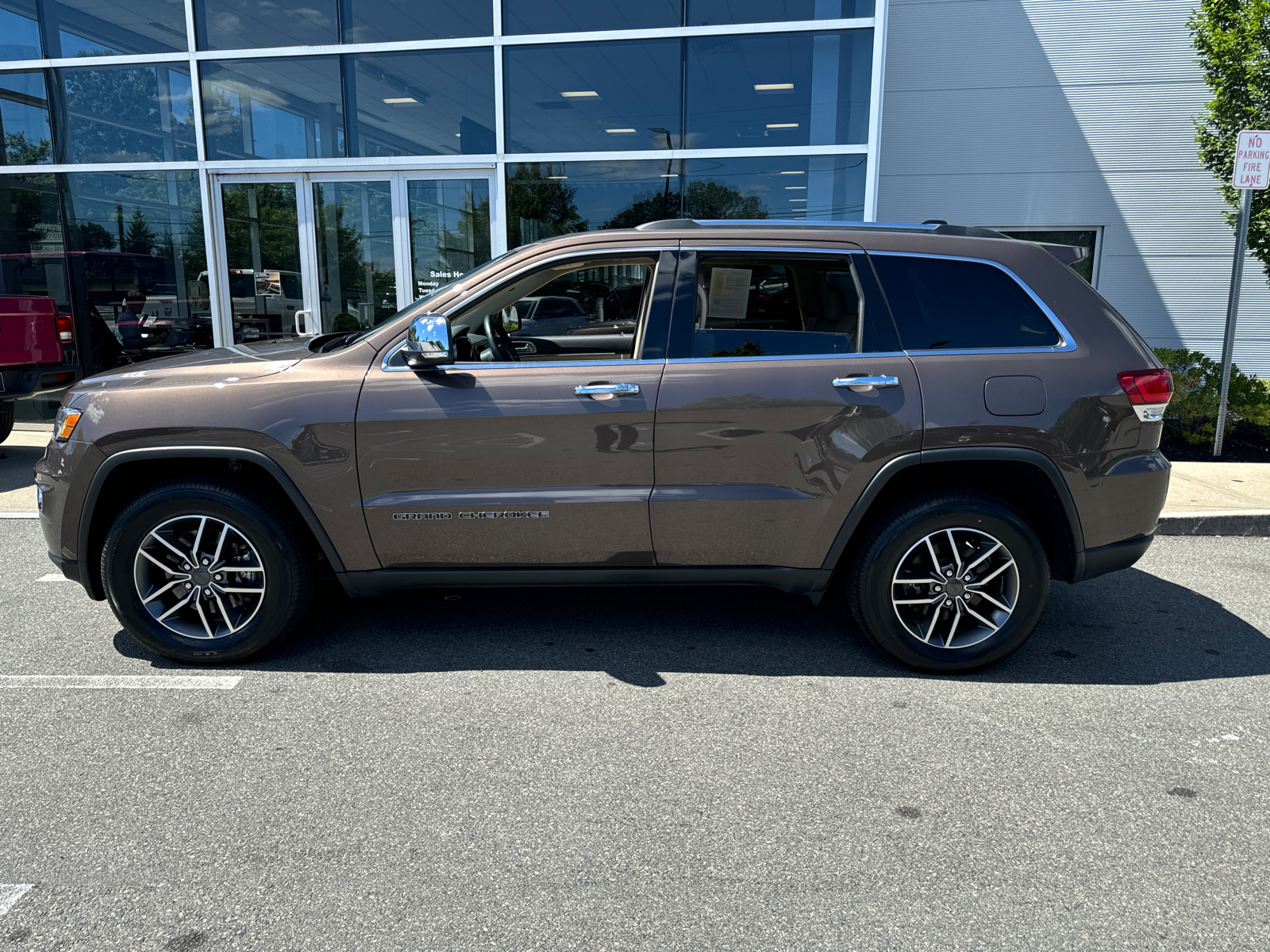 2021 Jeep Grand Cherokee Limited 3