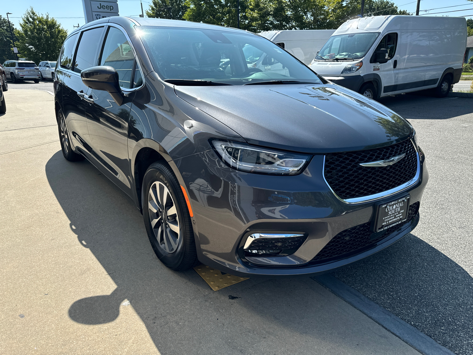 2023 Chrysler Pacifica Hybrid Touring L 8