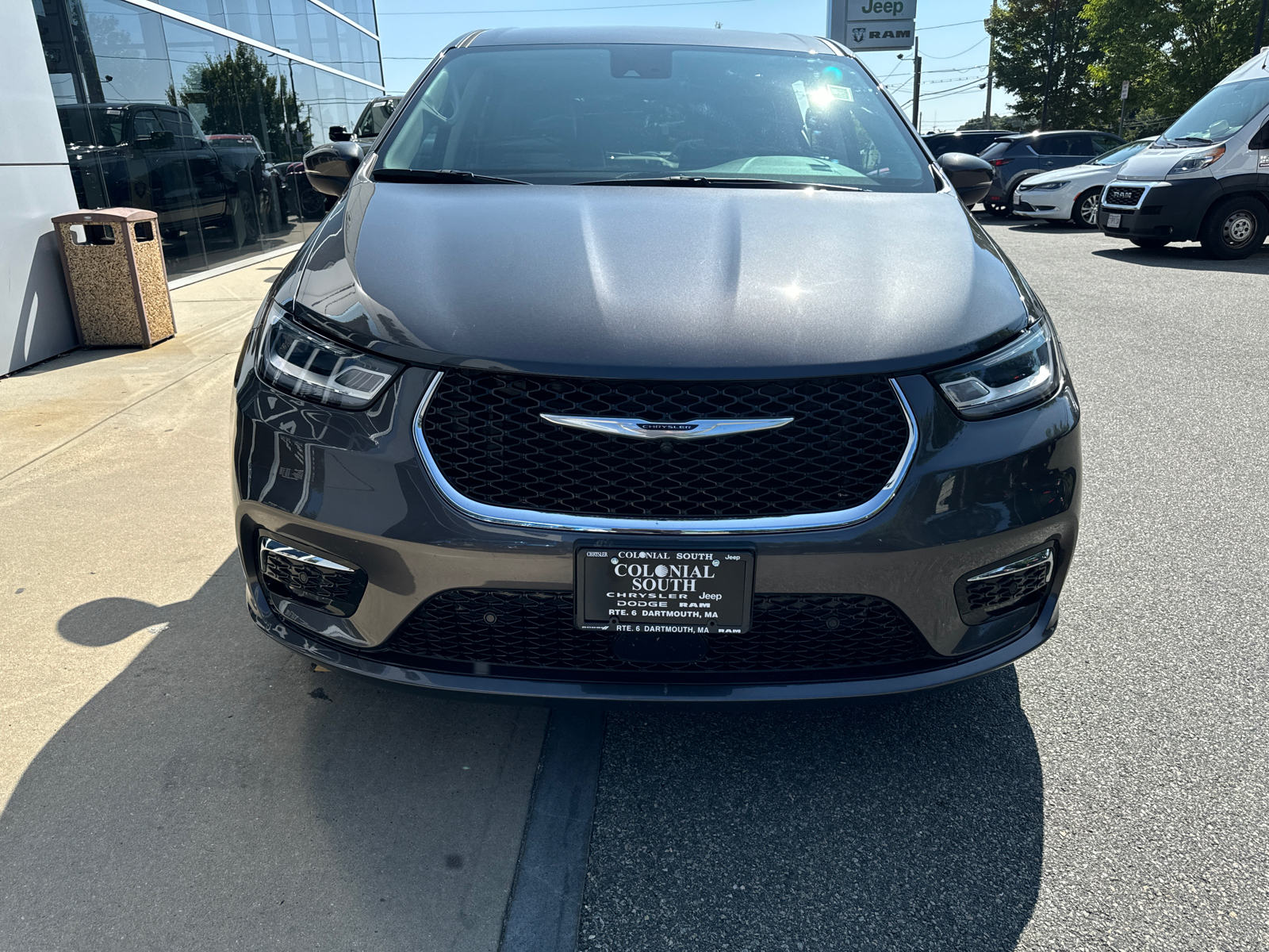 2023 Chrysler Pacifica Hybrid Touring L 9