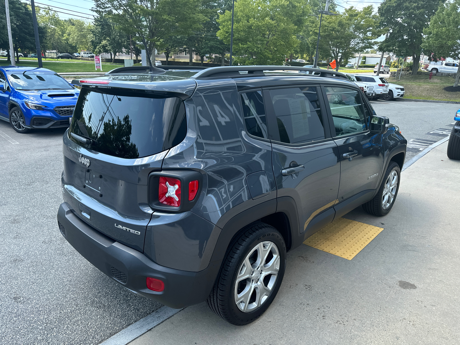 2023 Jeep Renegade Limited 6