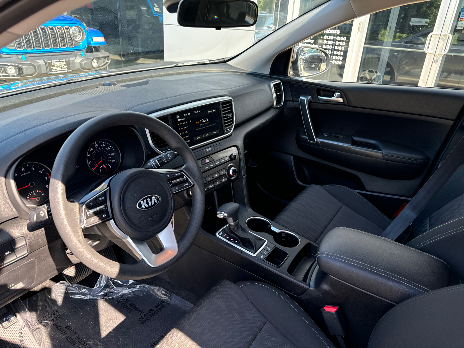 2022 Kia Sportage LX 12