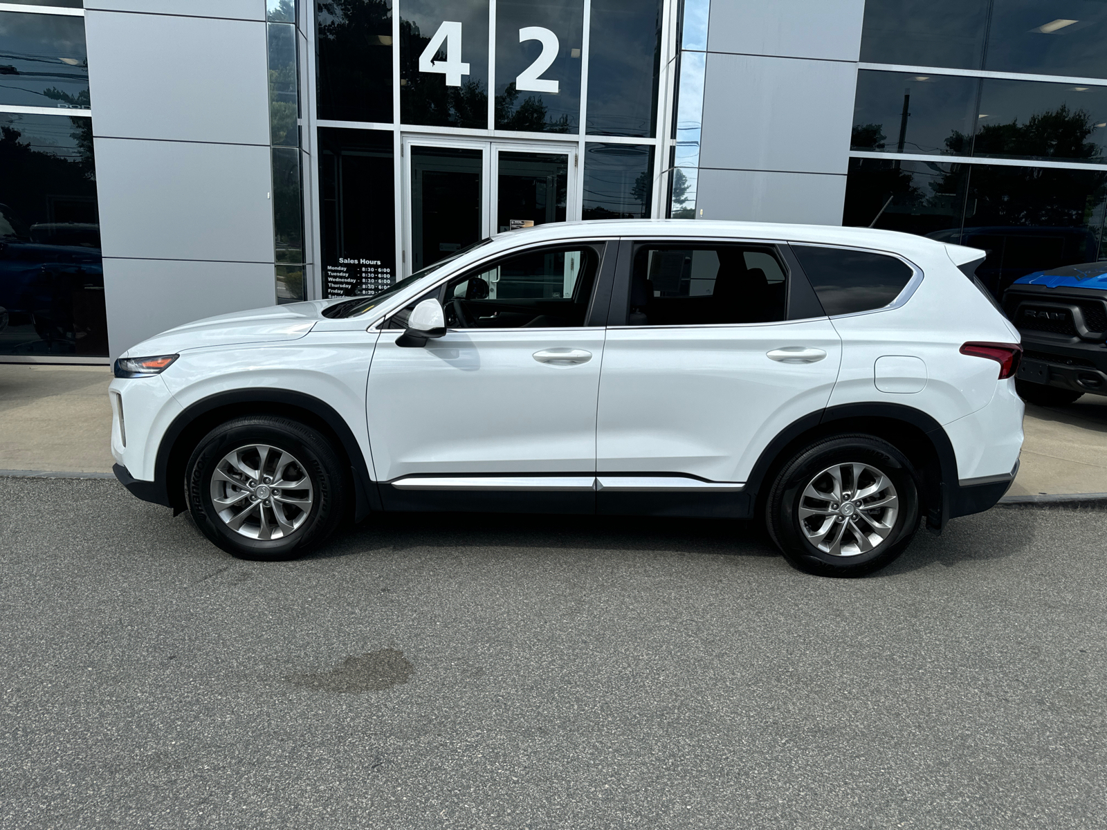 2020 Hyundai Santa Fe SE 3