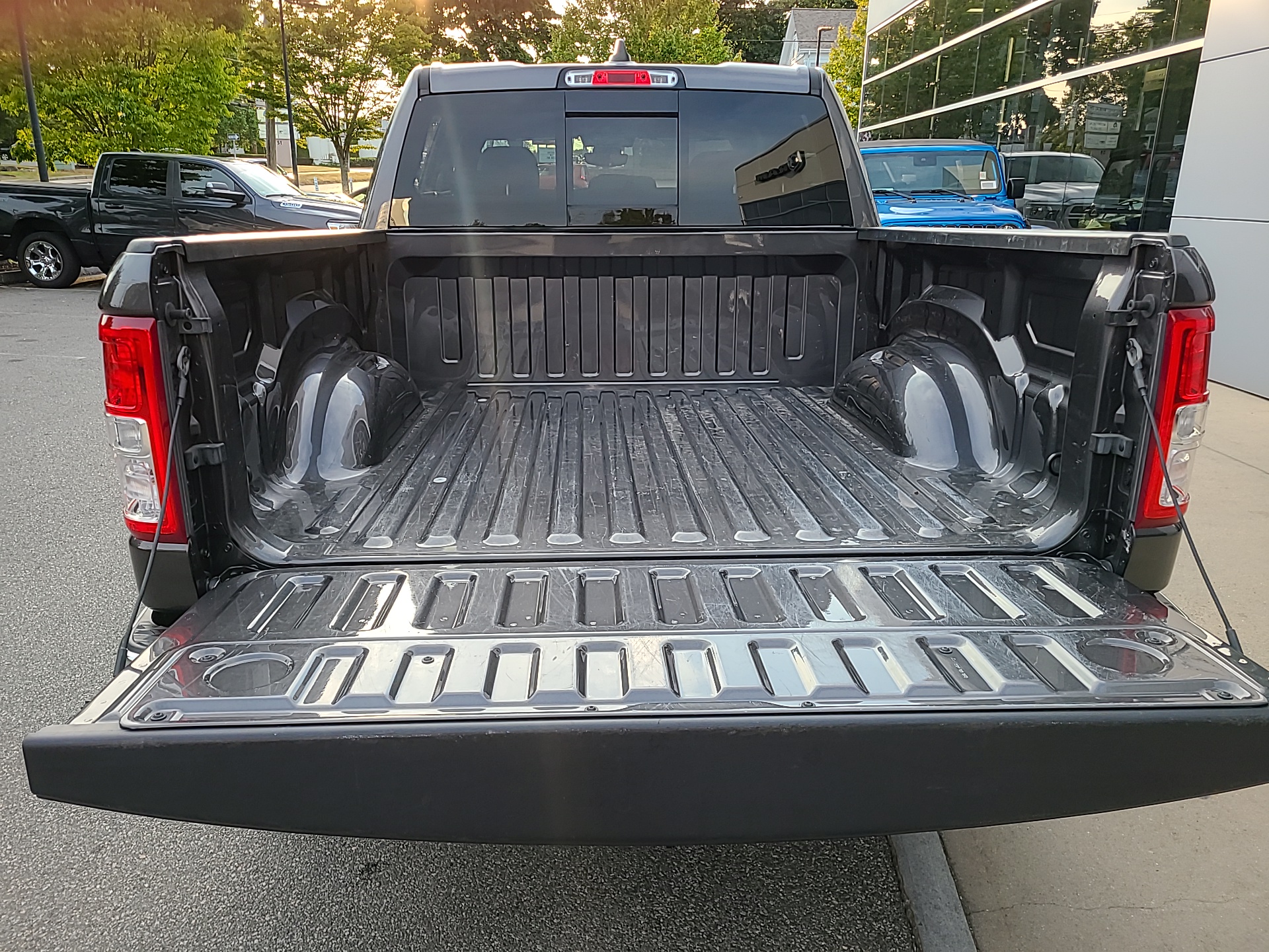 2021 Ram 1500 Big Horn 4x4 Crew Cab 57 Box 9