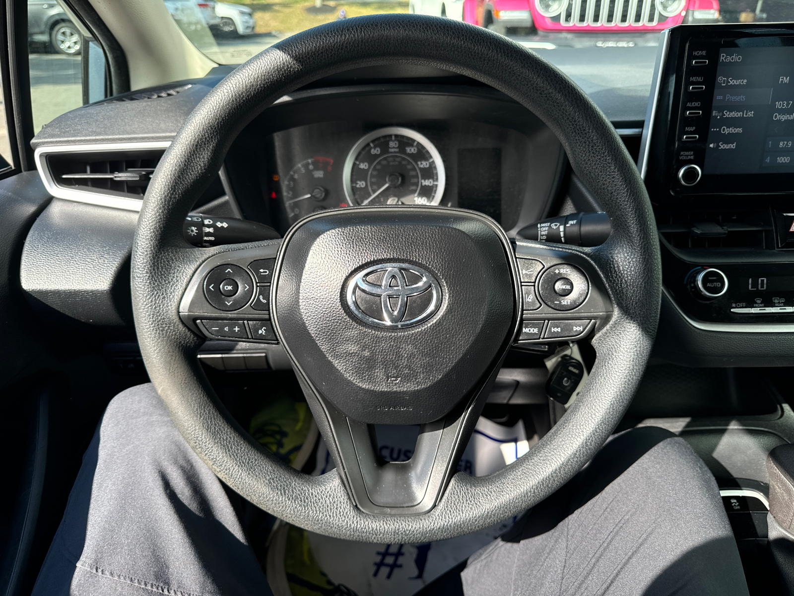 2020 Toyota Corolla LE 16