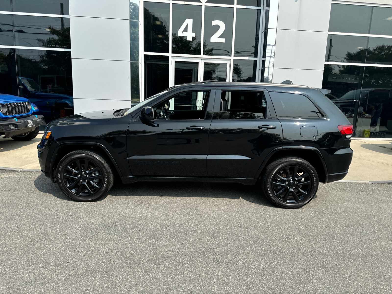 2021 Jeep Grand Cherokee Laredo X 3