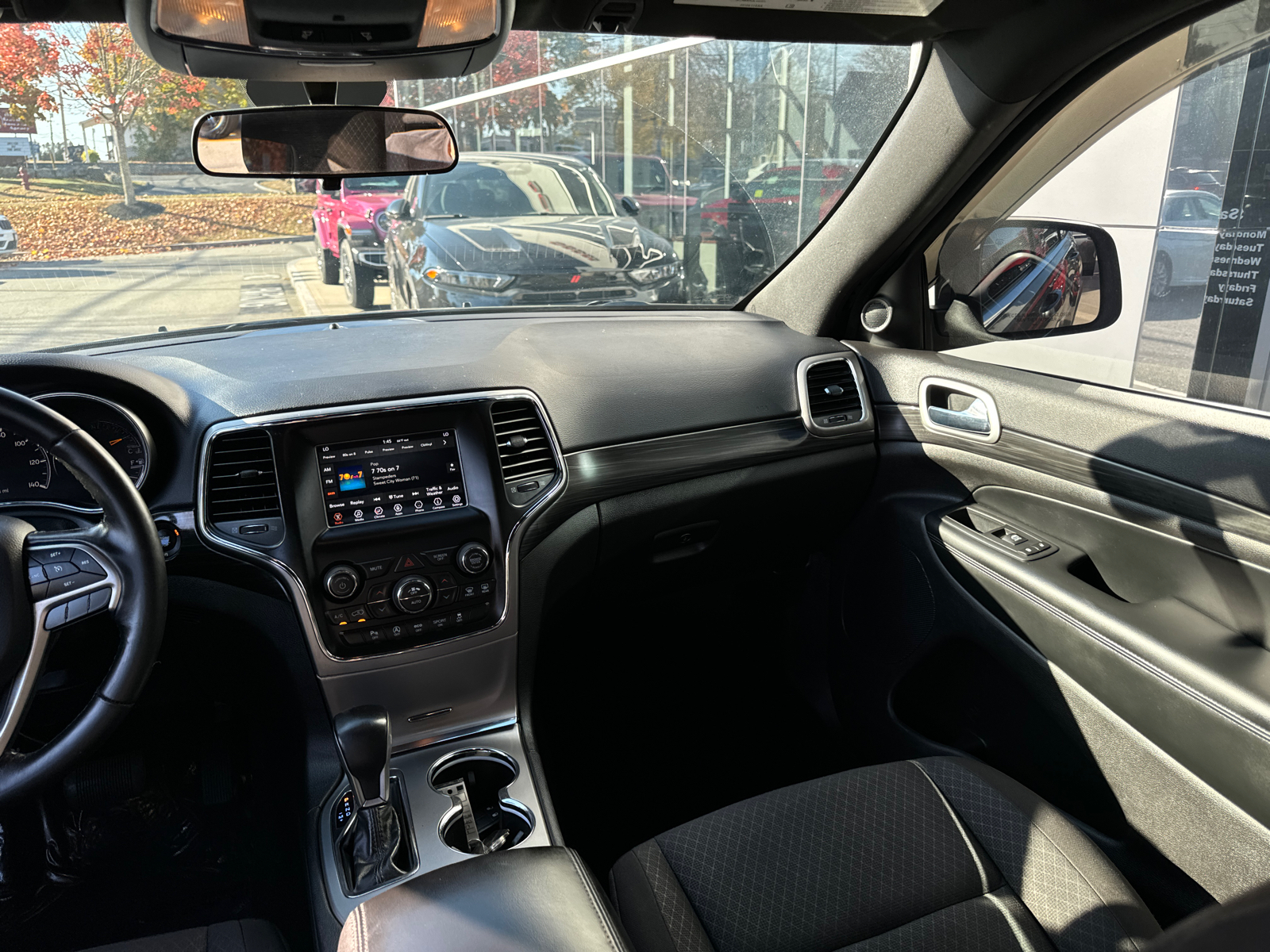 2020 Jeep Grand Cherokee Laredo E 34