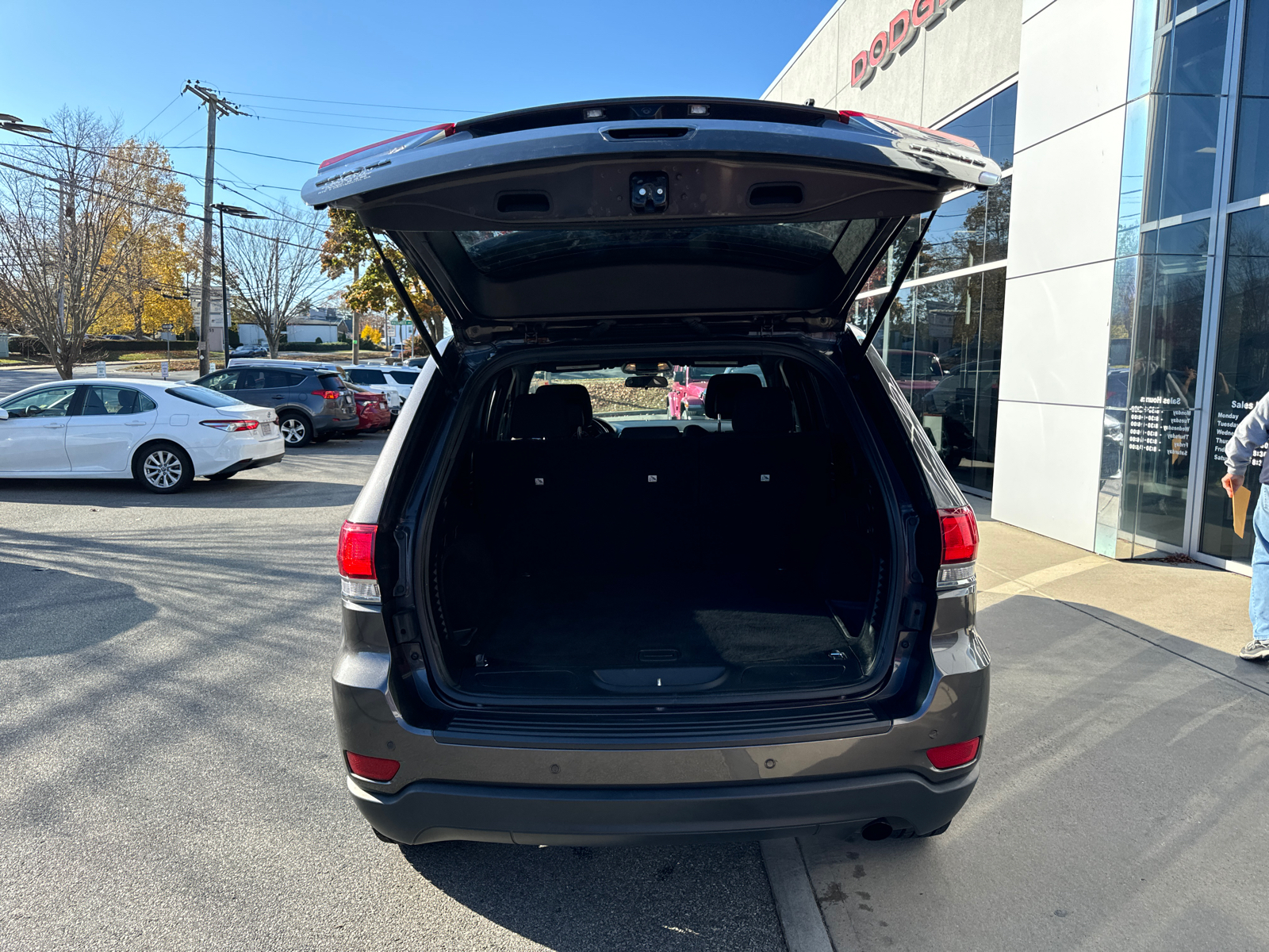 2020 Jeep Grand Cherokee Laredo E 37