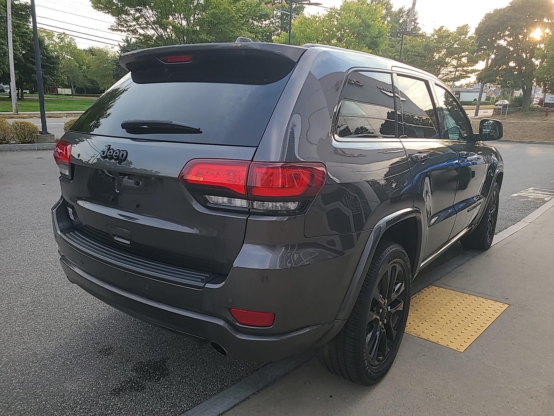 2021 Jeep Grand Cherokee Laredo X 4