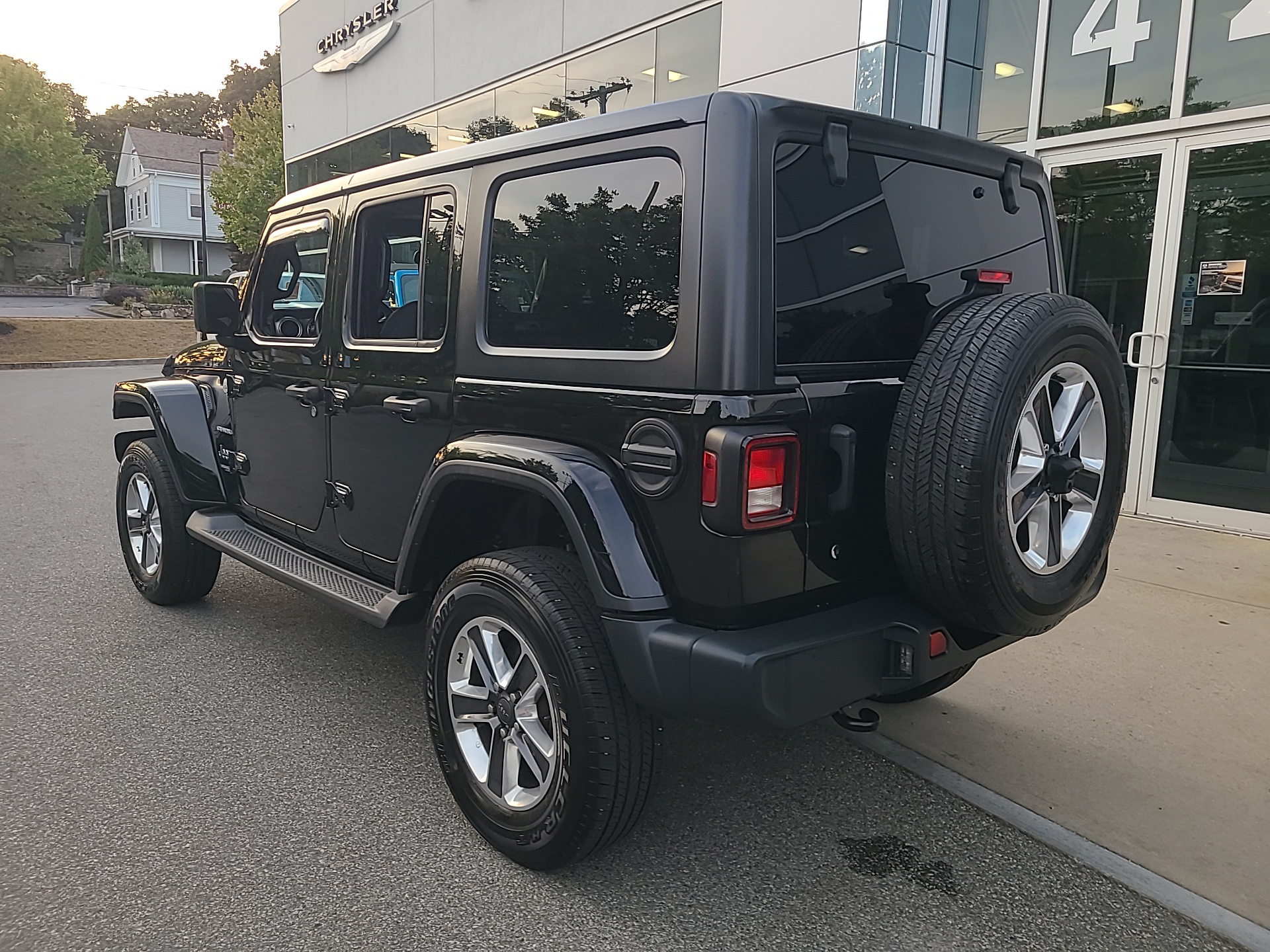 2018 Jeep Wrangler Unlimited Sahara 3