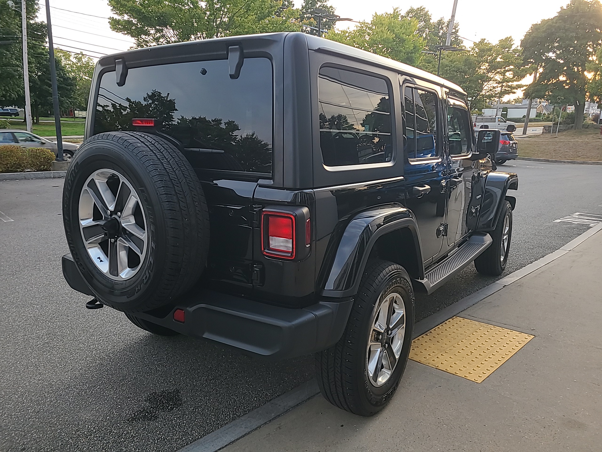 2018 Jeep Wrangler Unlimited Sahara 4