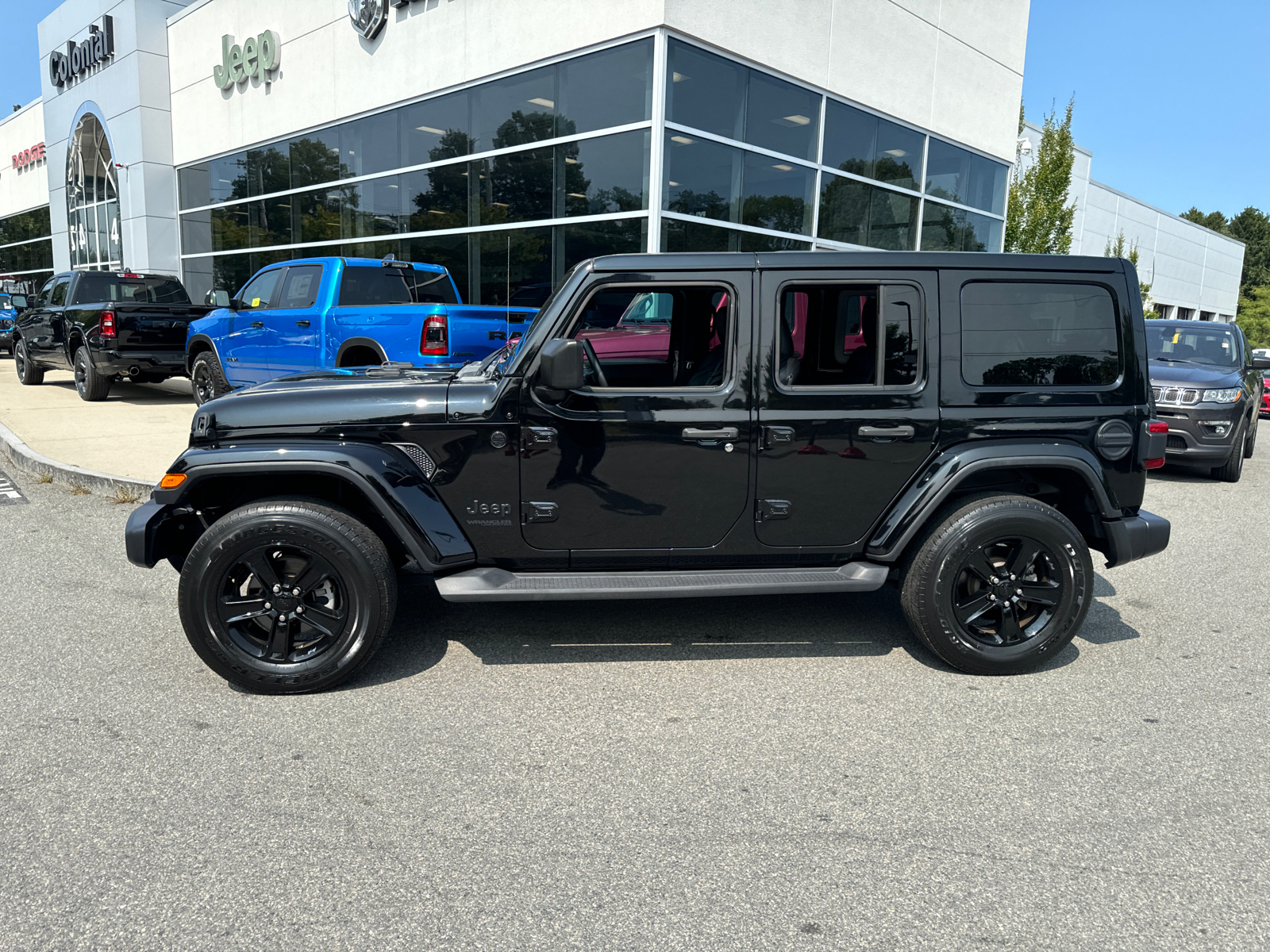 2020 Jeep Wrangler Unlimited Sahara Altitude 3