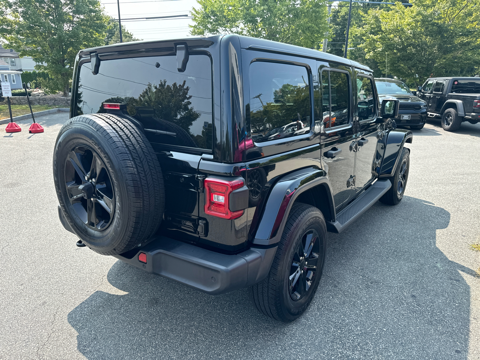 2020 Jeep Wrangler Unlimited Sahara Altitude 6