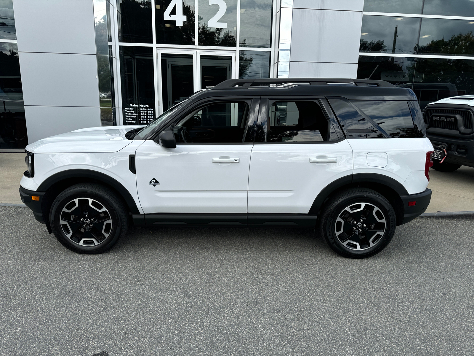 2022 Ford Bronco Sport Outer Banks 3