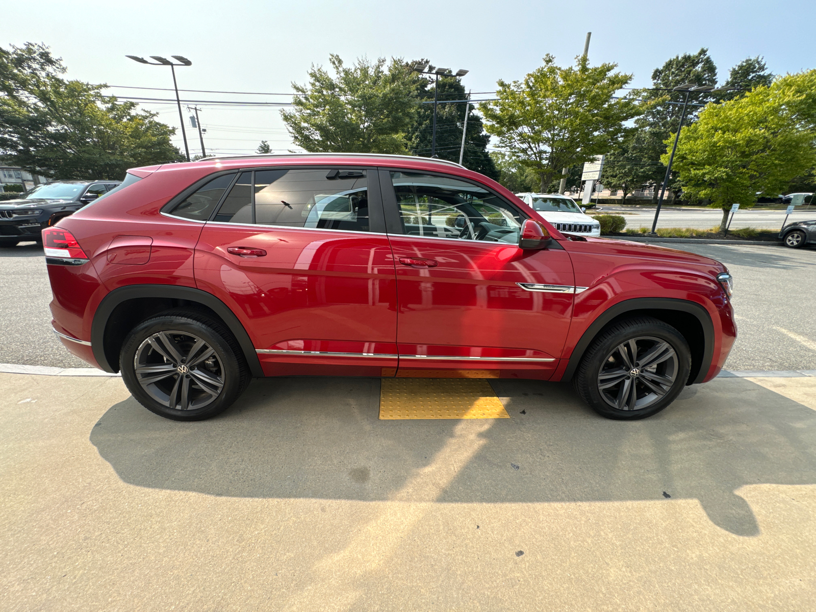 2021 Volkswagen Atlas Cross Sport 3.6L V6 SE w/Technology R-Line 7