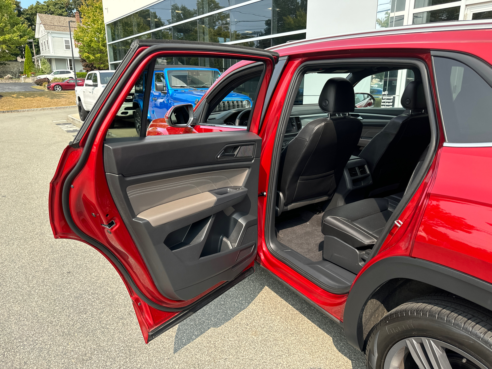 2021 Volkswagen Atlas Cross Sport 3.6L V6 SE w/Technology R-Line 25