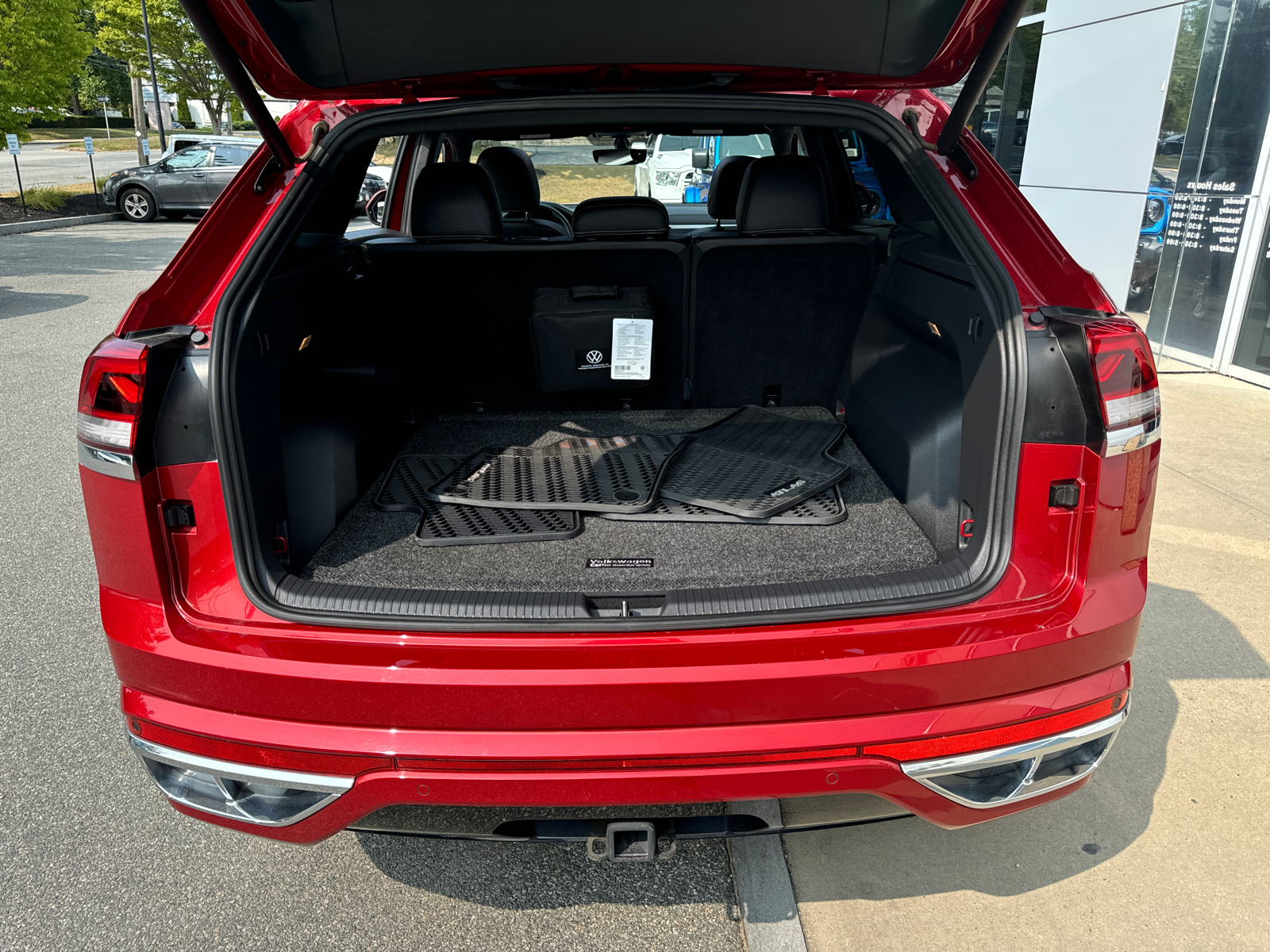 2021 Volkswagen Atlas Cross Sport 3.6L V6 SE w/Technology R-Line 33