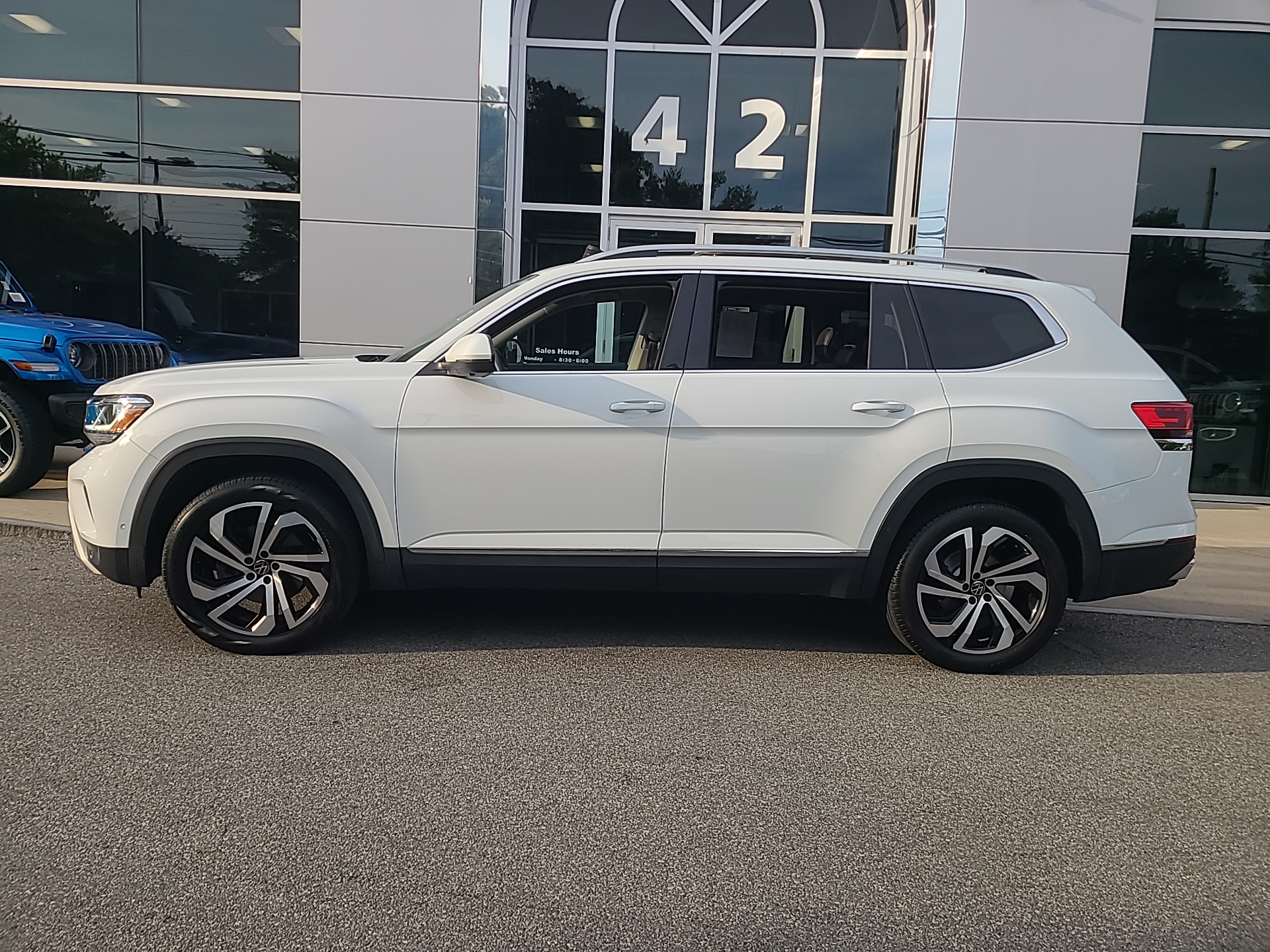 2021 Volkswagen Atlas 3.6L V6 SEL Premium 2