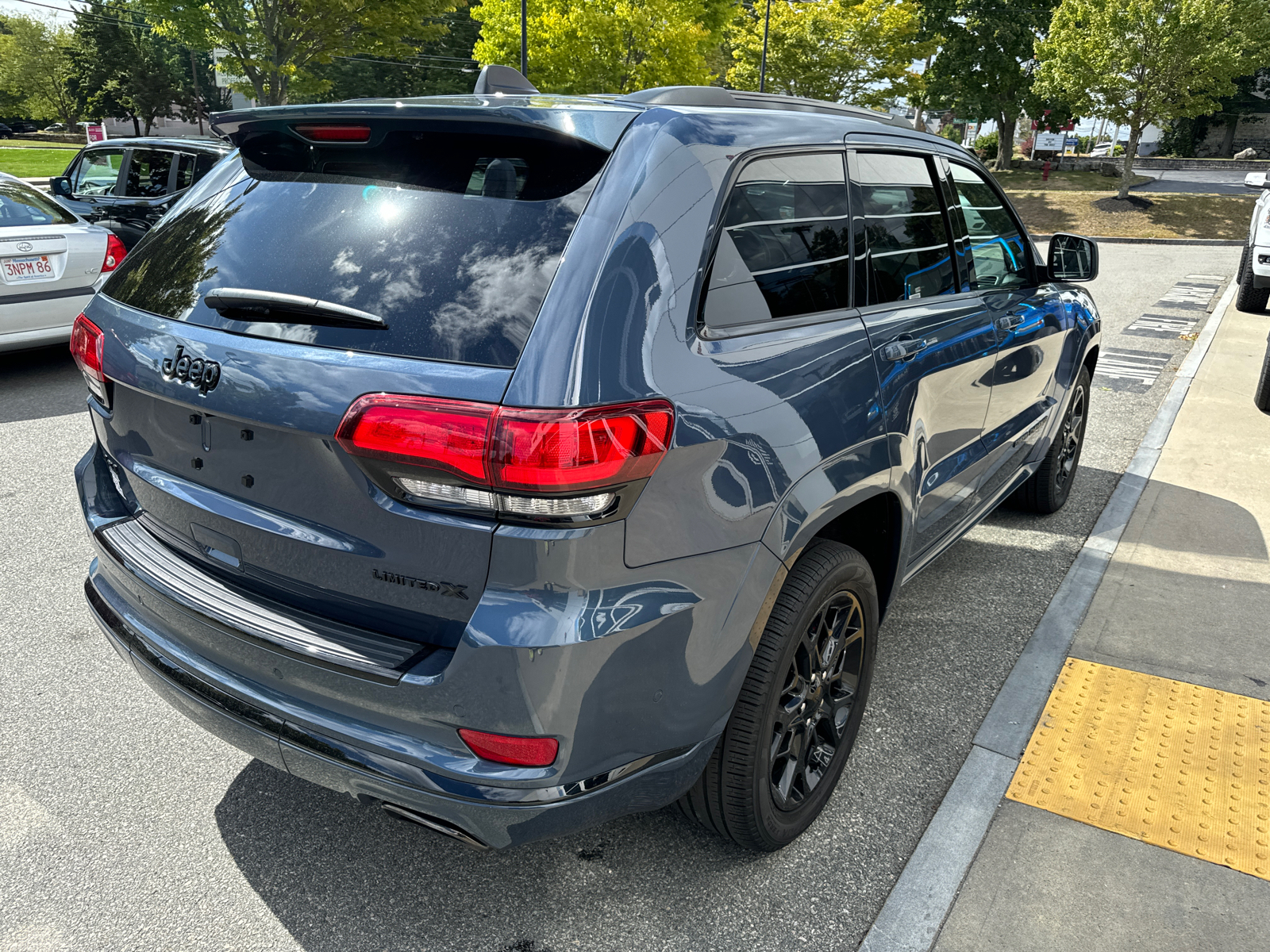 2021 Jeep Grand Cherokee Limited X 6