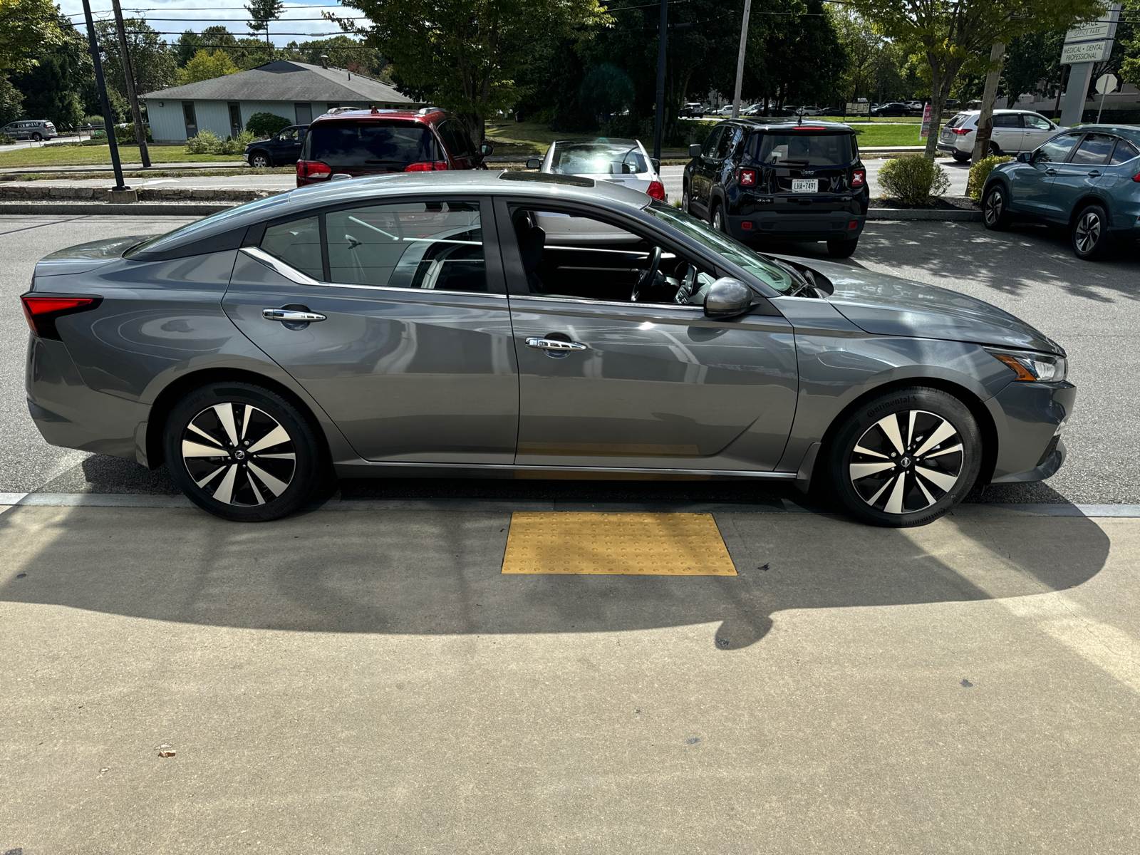 2021 Nissan Altima 2.5 SV 7