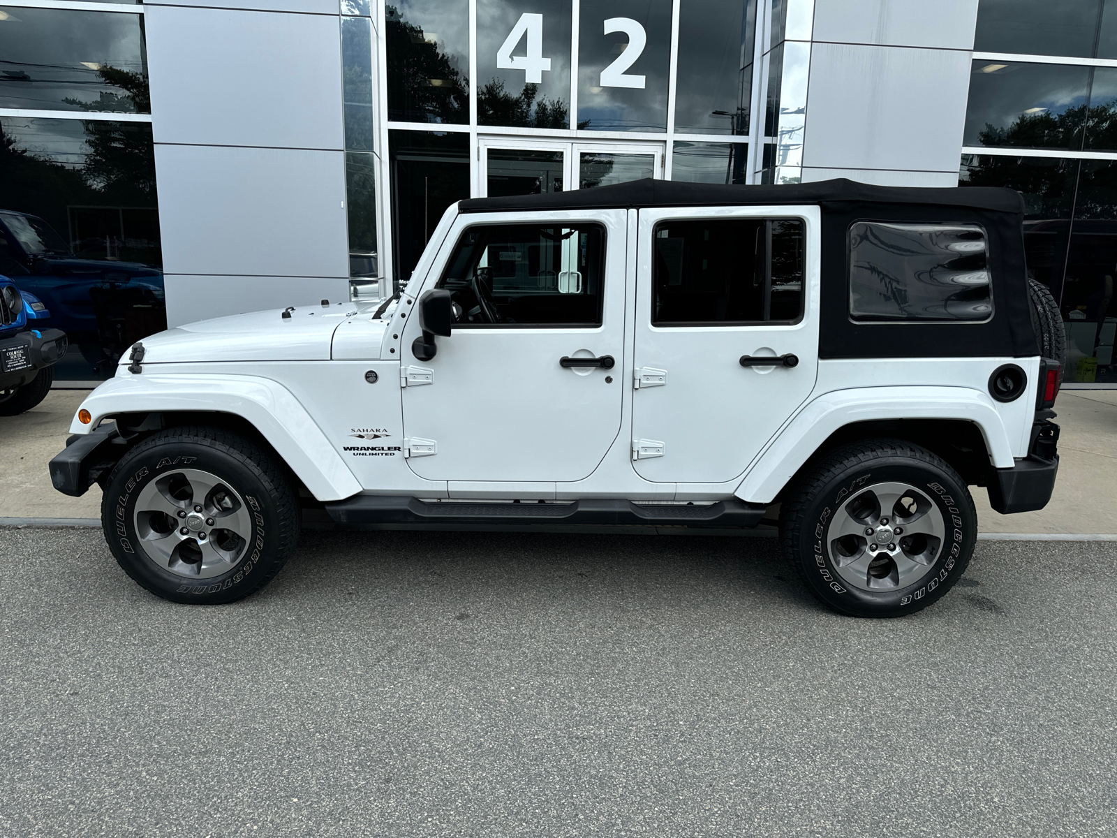 2017 Jeep Wrangler Unlimited Sahara 3