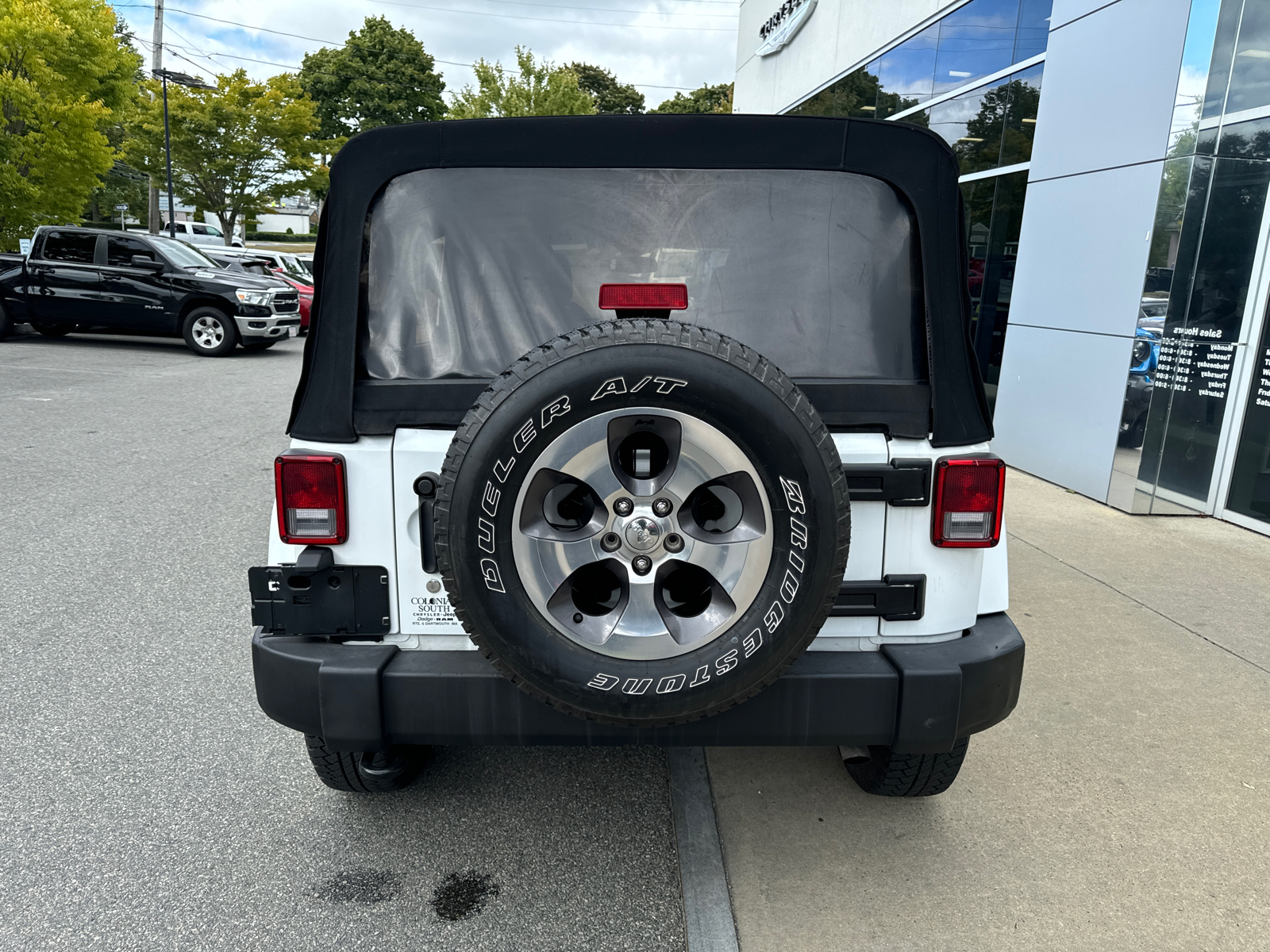 2017 Jeep Wrangler Unlimited Sahara 5