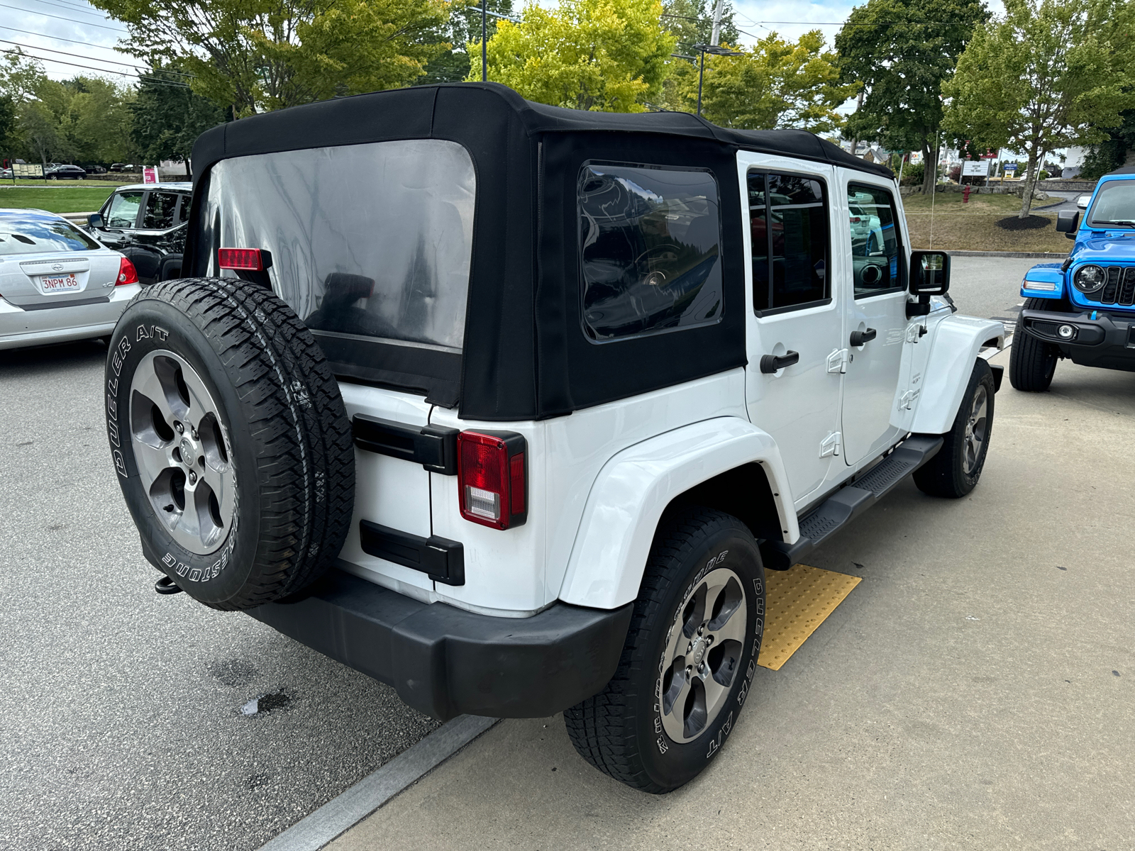 2017 Jeep Wrangler Unlimited Sahara 6