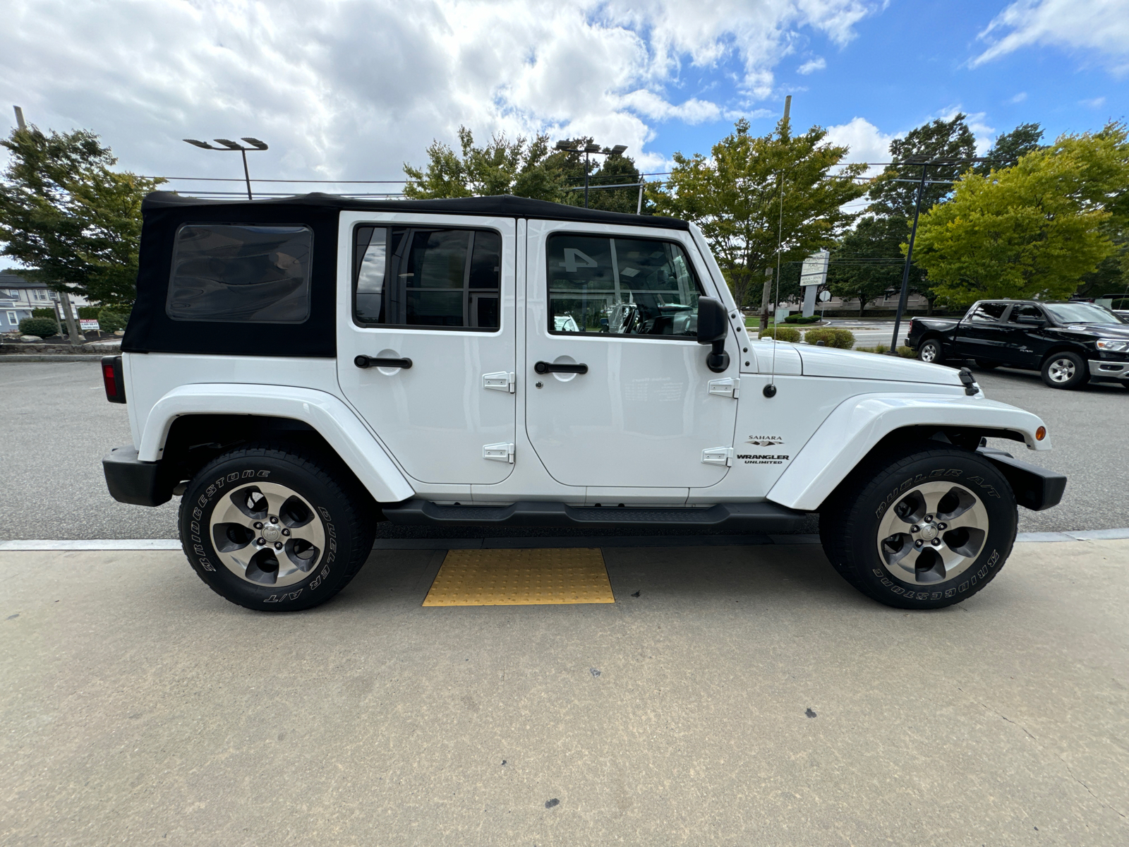 2017 Jeep Wrangler Unlimited Sahara 7