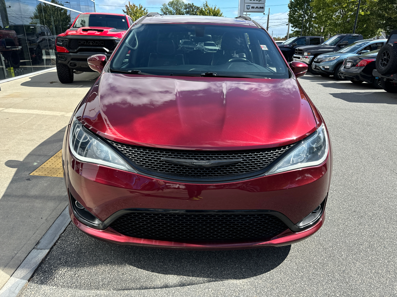 2018 Chrysler Pacifica Limited 9