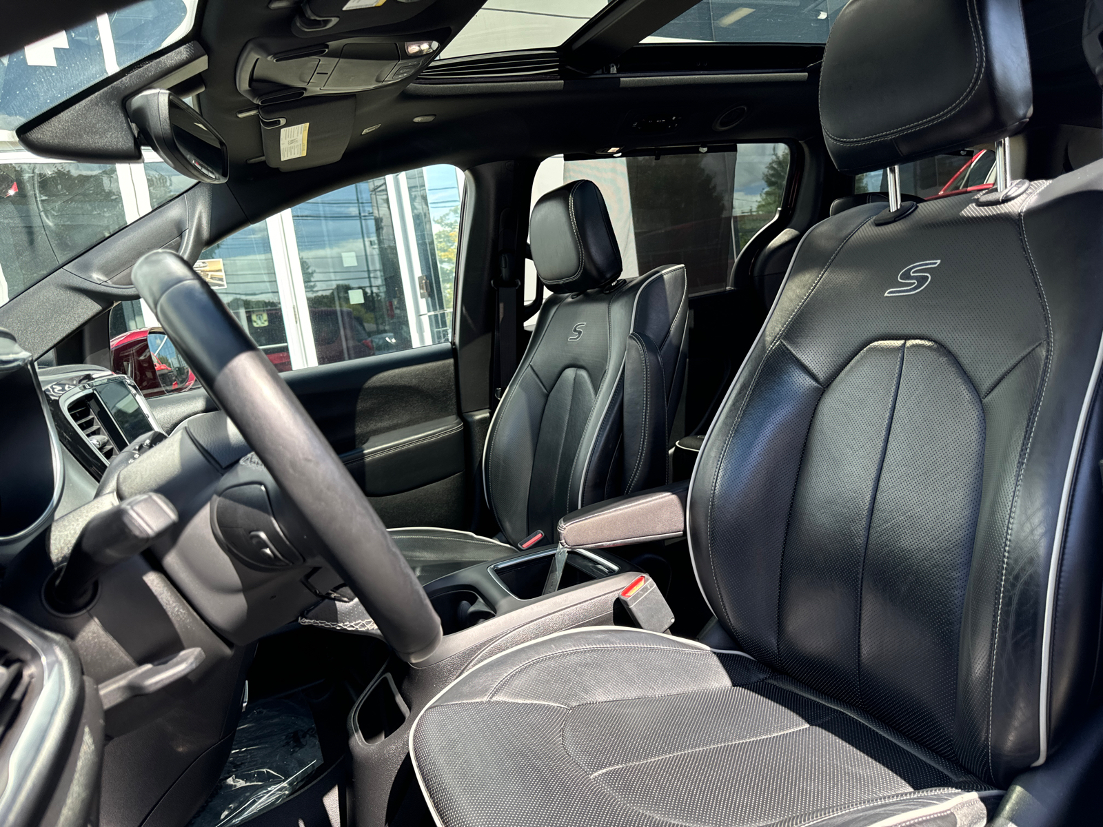 2018 Chrysler Pacifica Limited 13