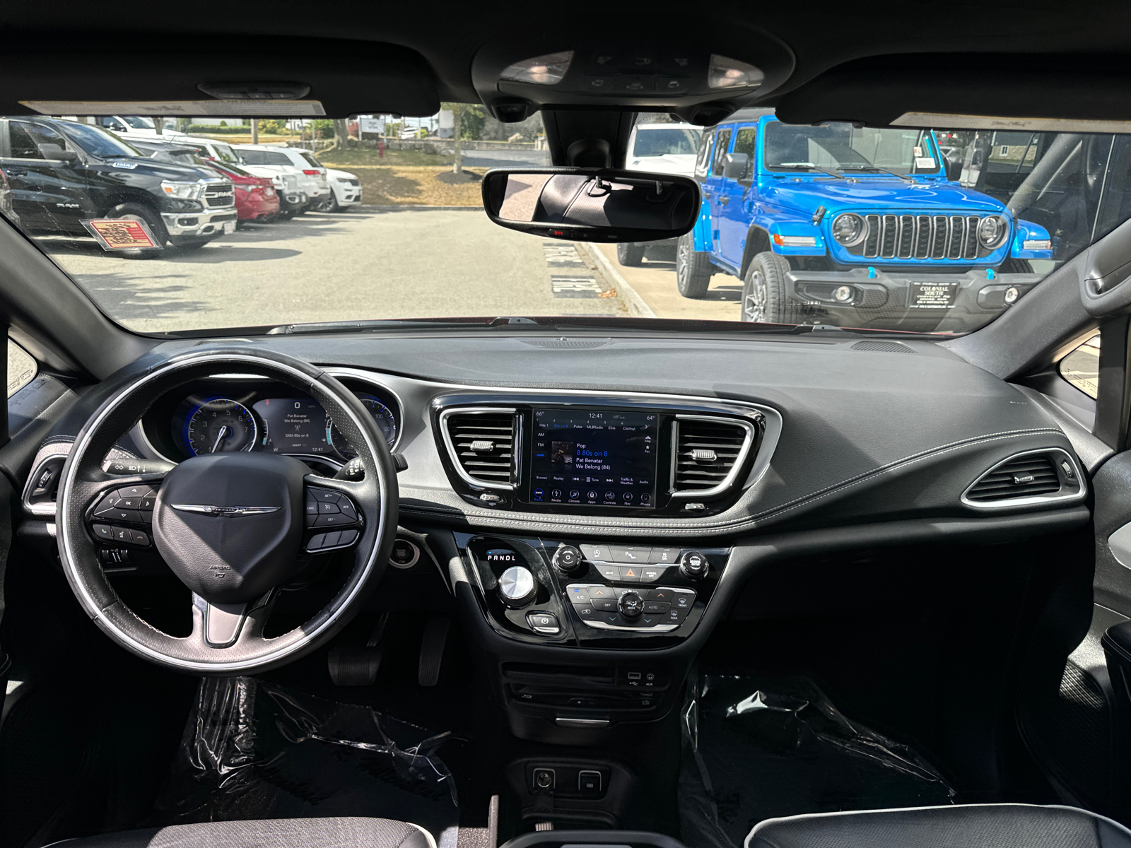 2018 Chrysler Pacifica Limited 33