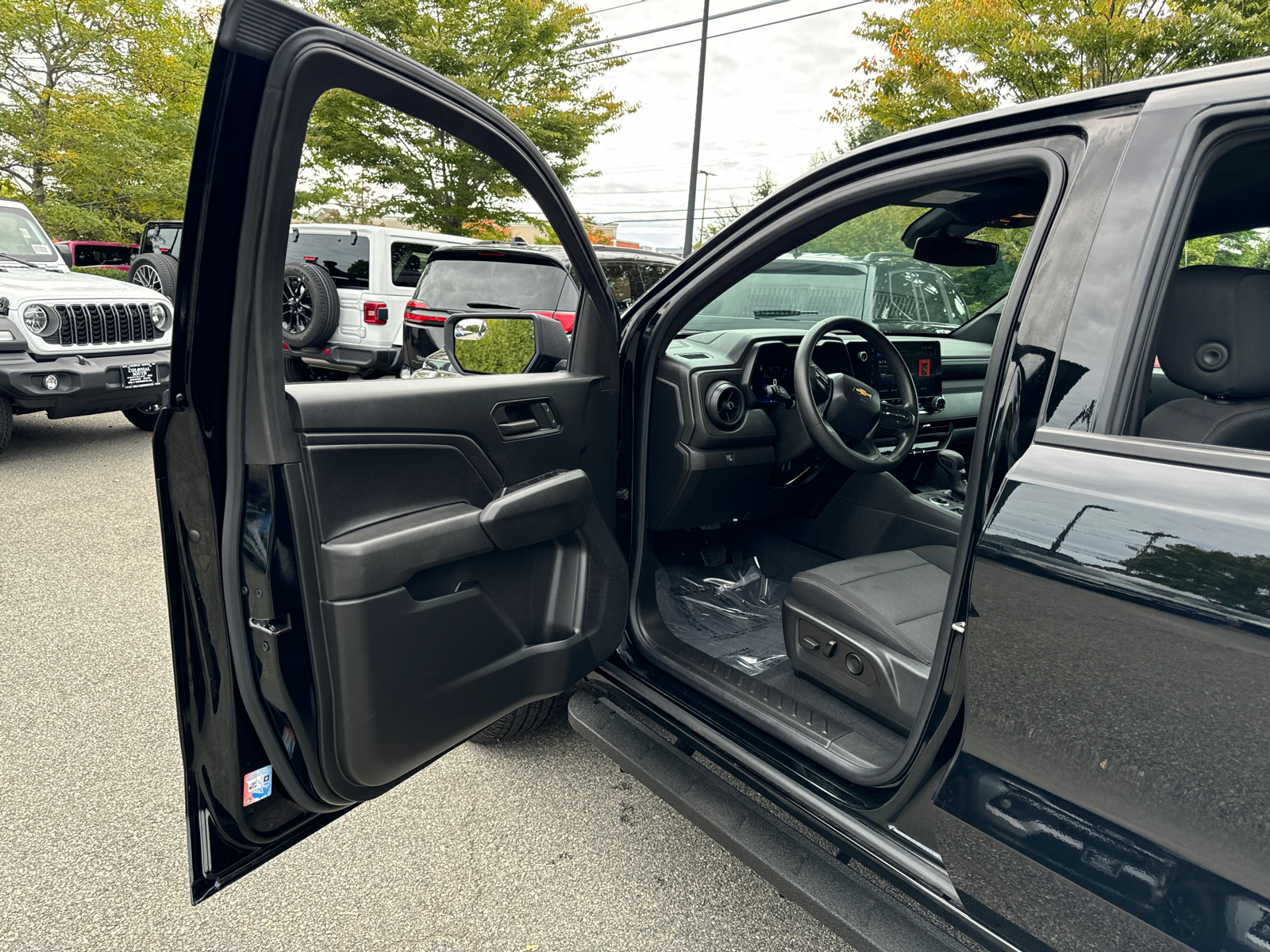 2023 Chevrolet Colorado 4WD Work Truck Crew Cab 11