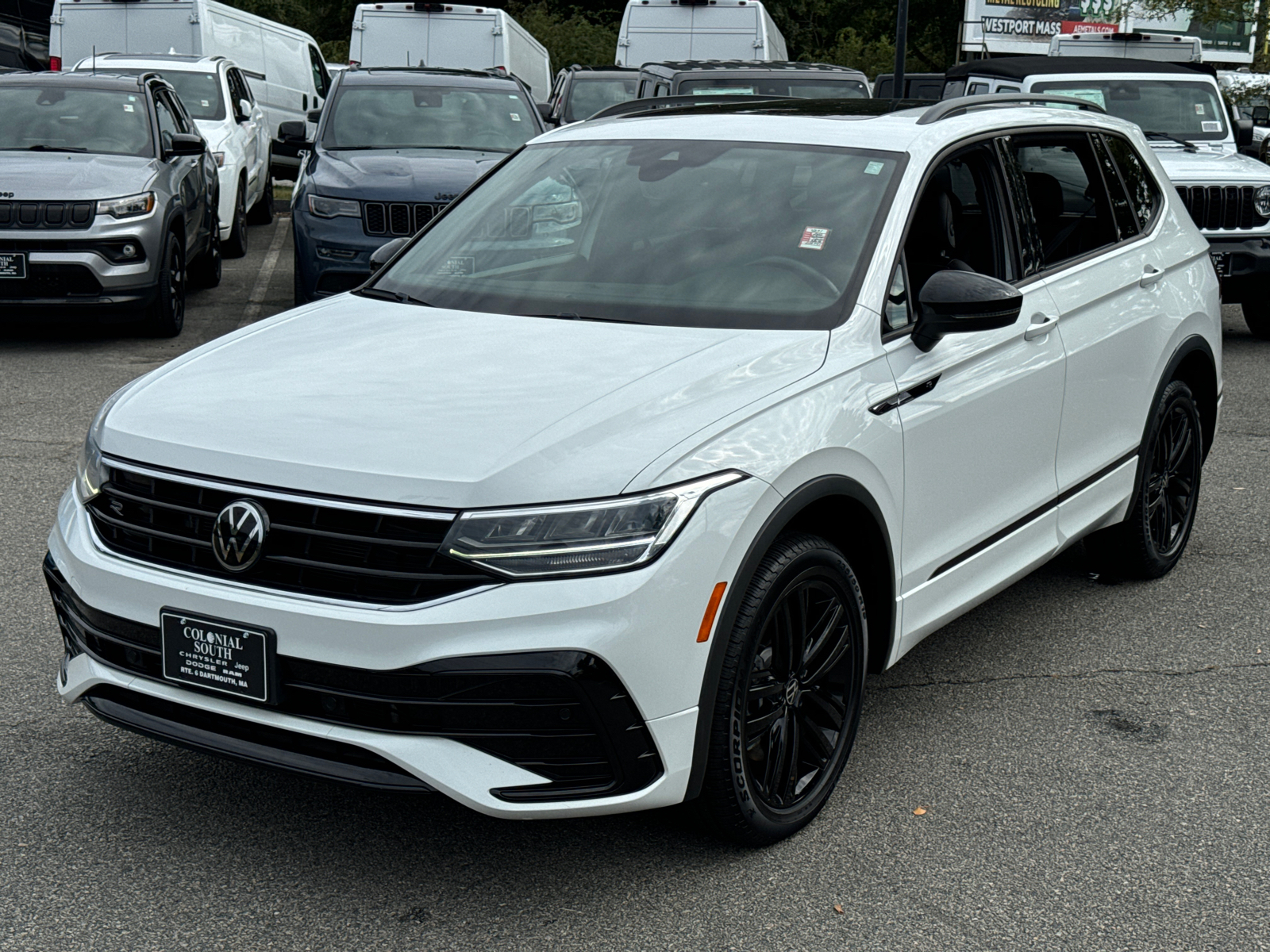 2022 Volkswagen Tiguan SE R-Line Black 1