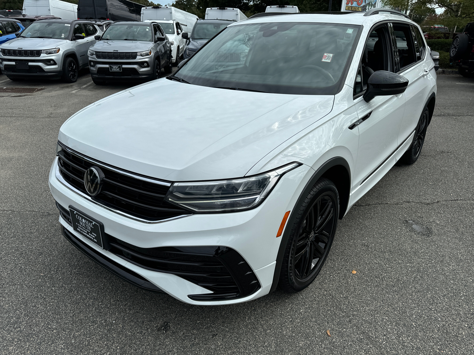 2022 Volkswagen Tiguan SE R-Line Black 2