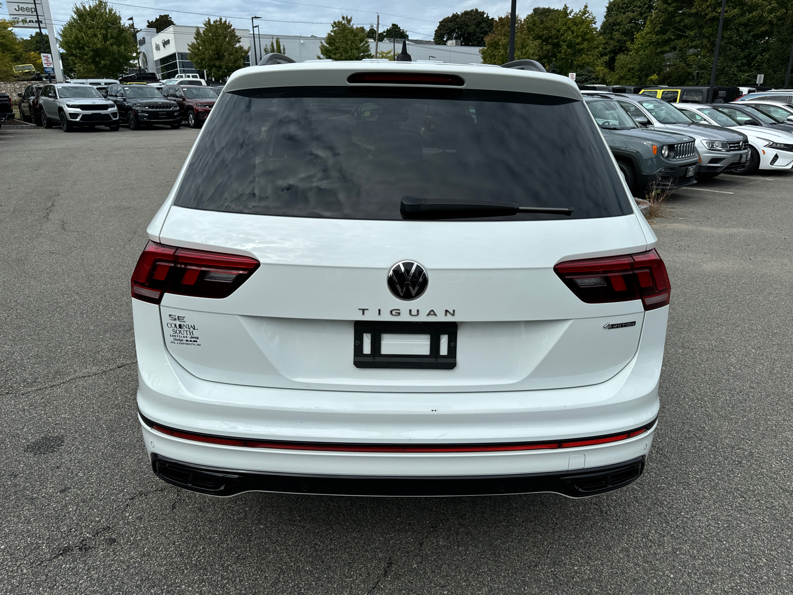 2022 Volkswagen Tiguan SE R-Line Black 5