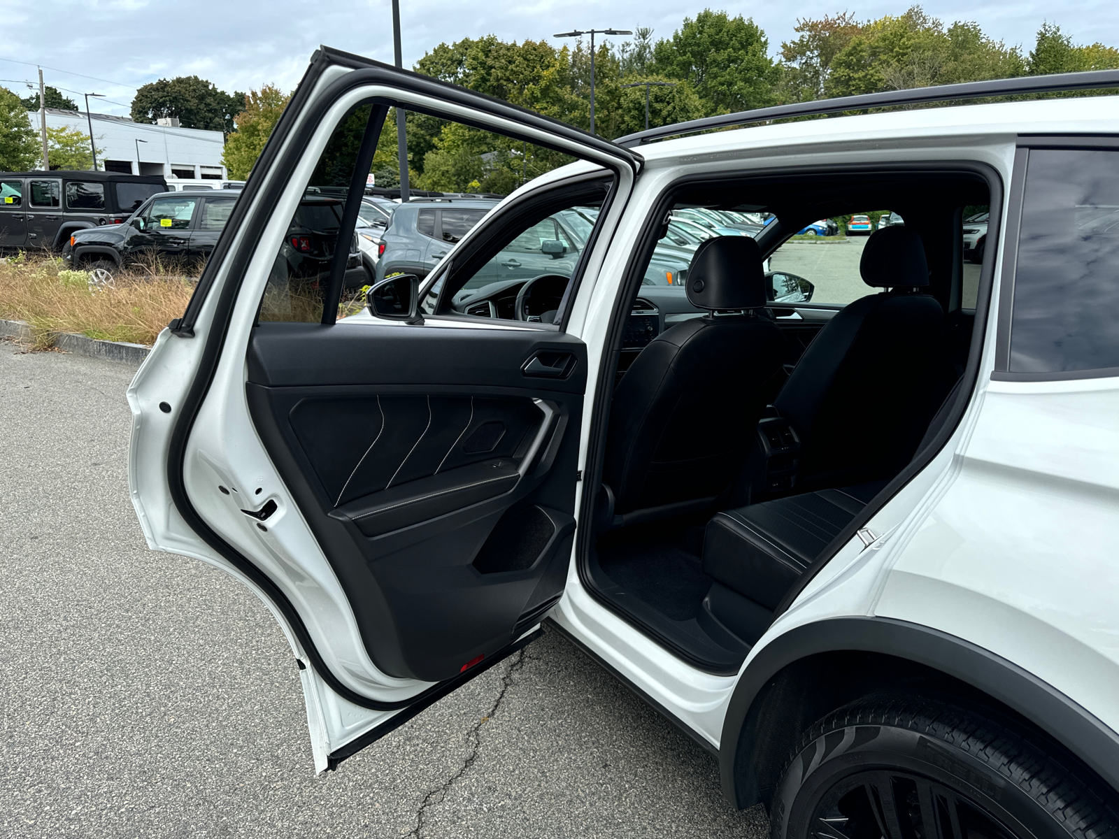 2022 Volkswagen Tiguan SE R-Line Black 31