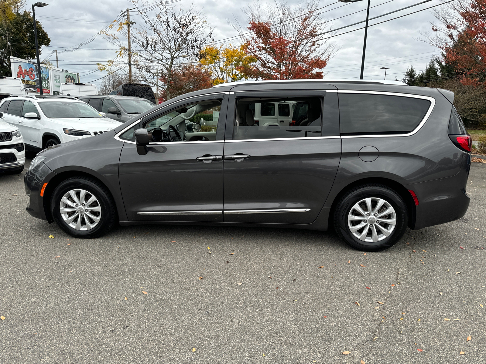 2019 Chrysler Pacifica Touring L 3