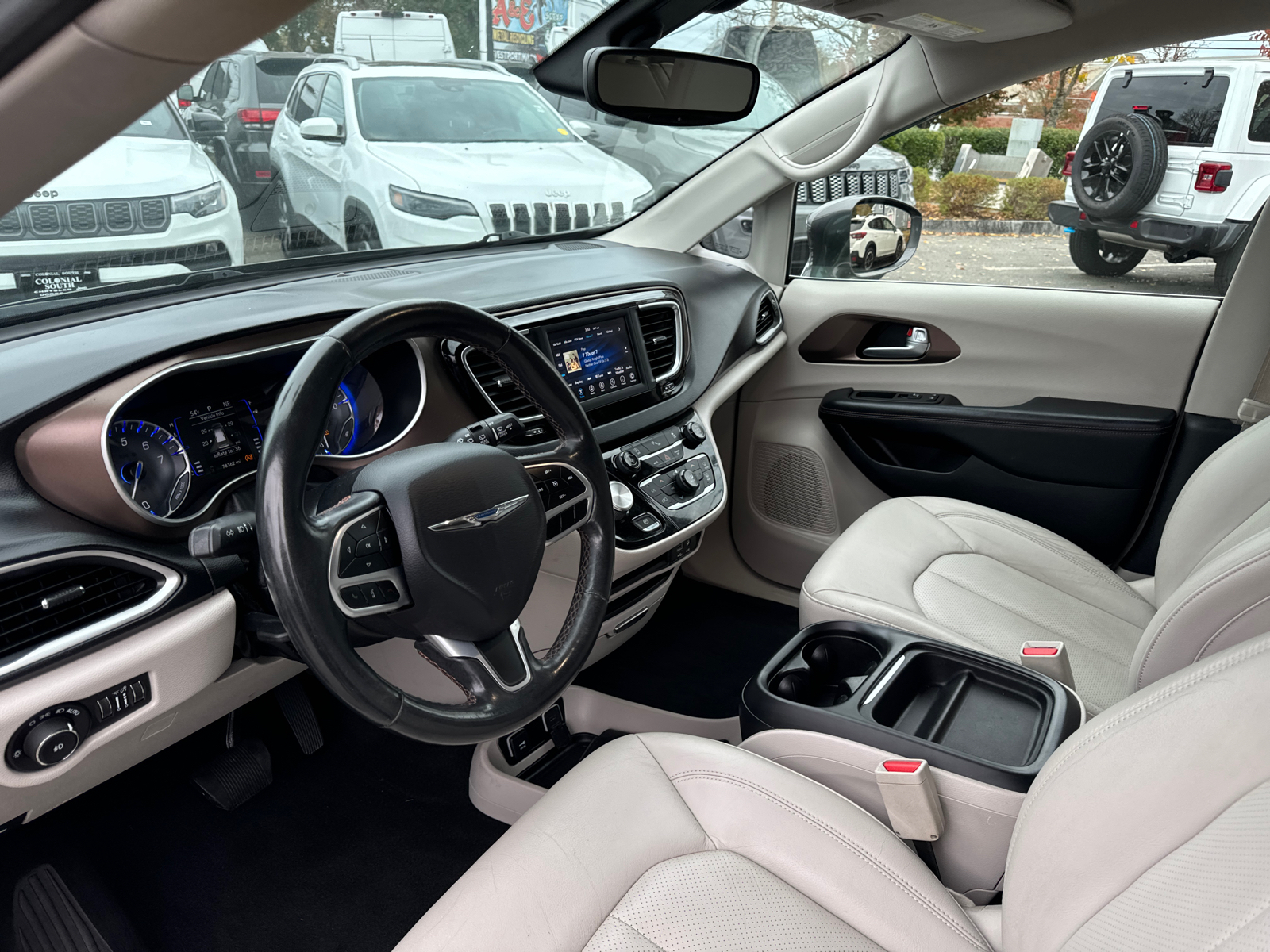 2019 Chrysler Pacifica Touring L 12