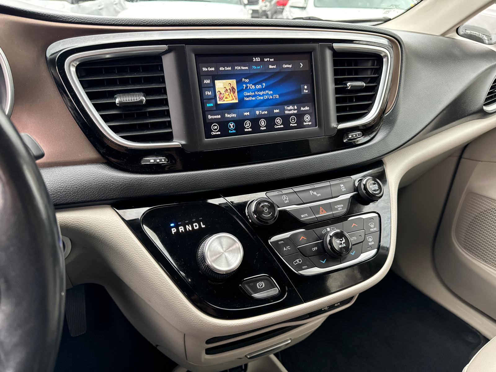 2019 Chrysler Pacifica Touring L 26