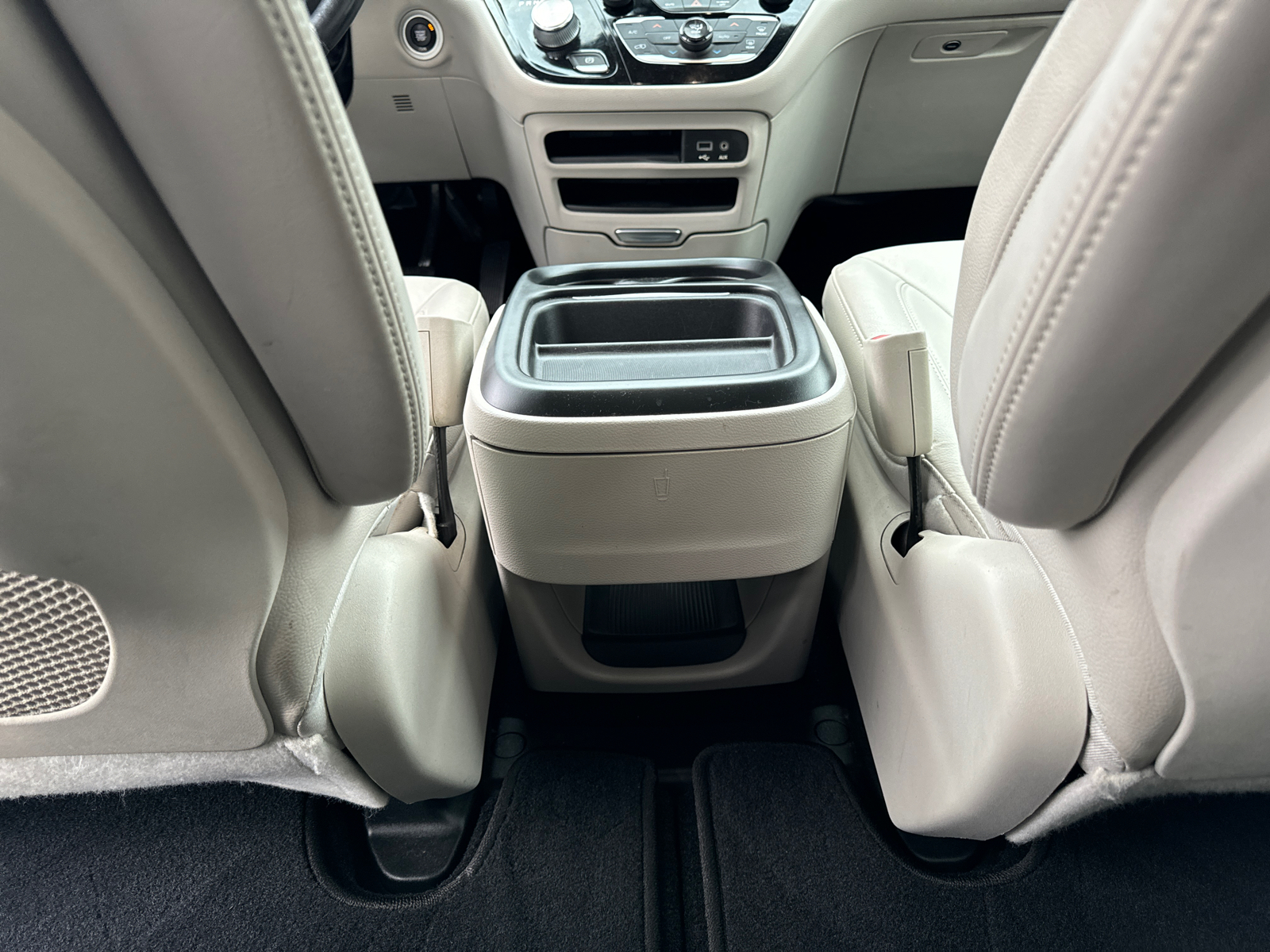 2019 Chrysler Pacifica Touring L 32