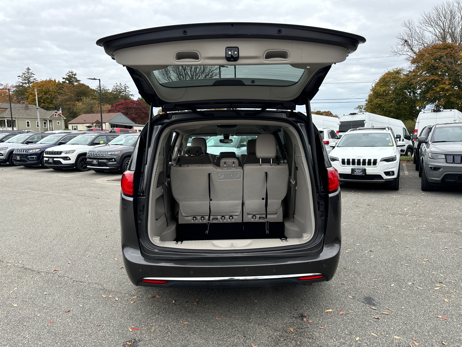 2019 Chrysler Pacifica Touring L 38