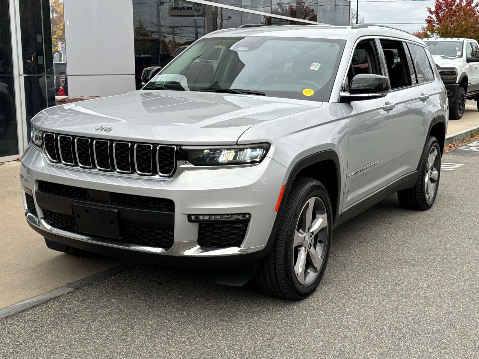 2022 Jeep Grand Cherokee L Limited 1