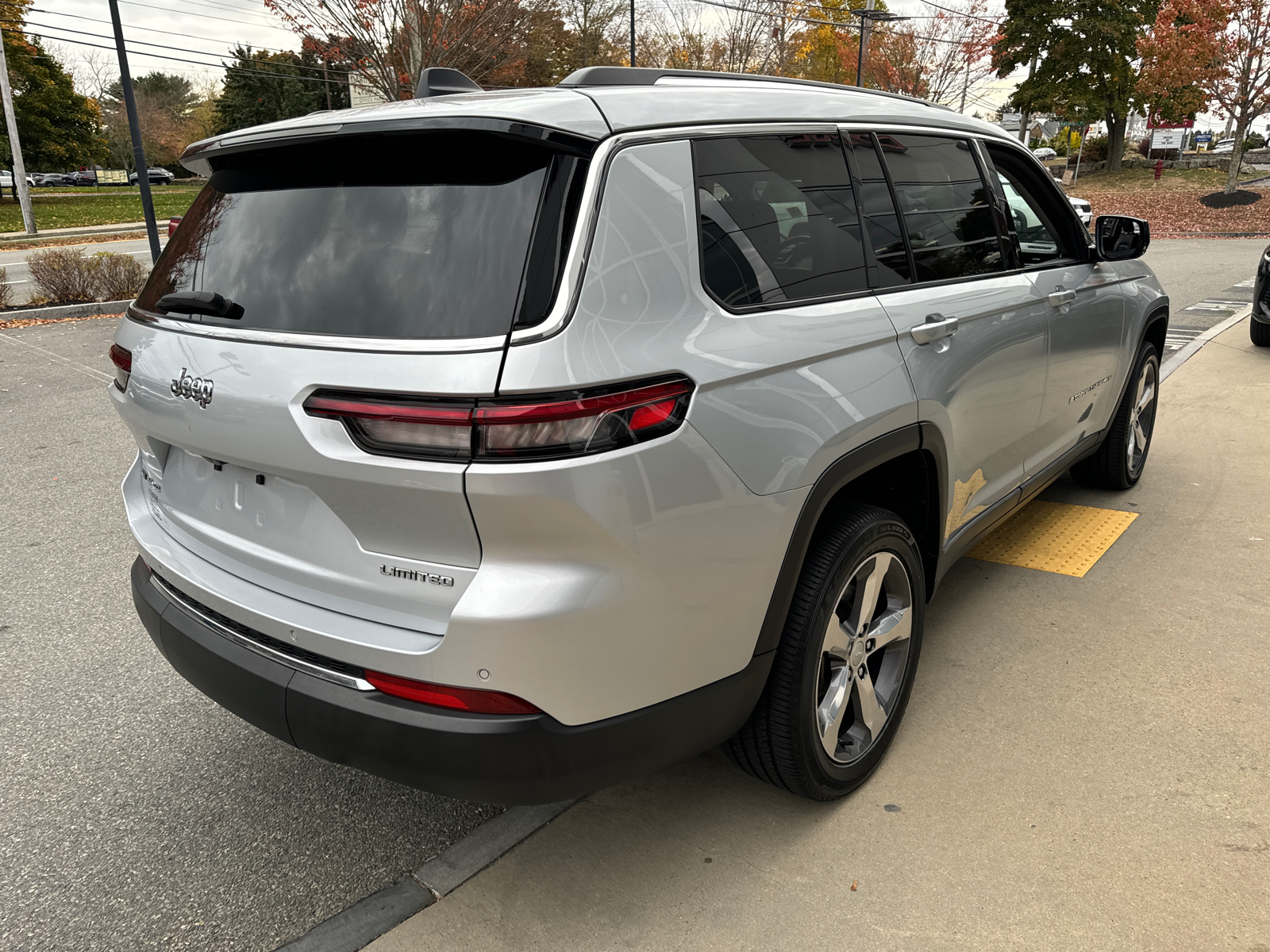 2022 Jeep Grand Cherokee L Limited 6