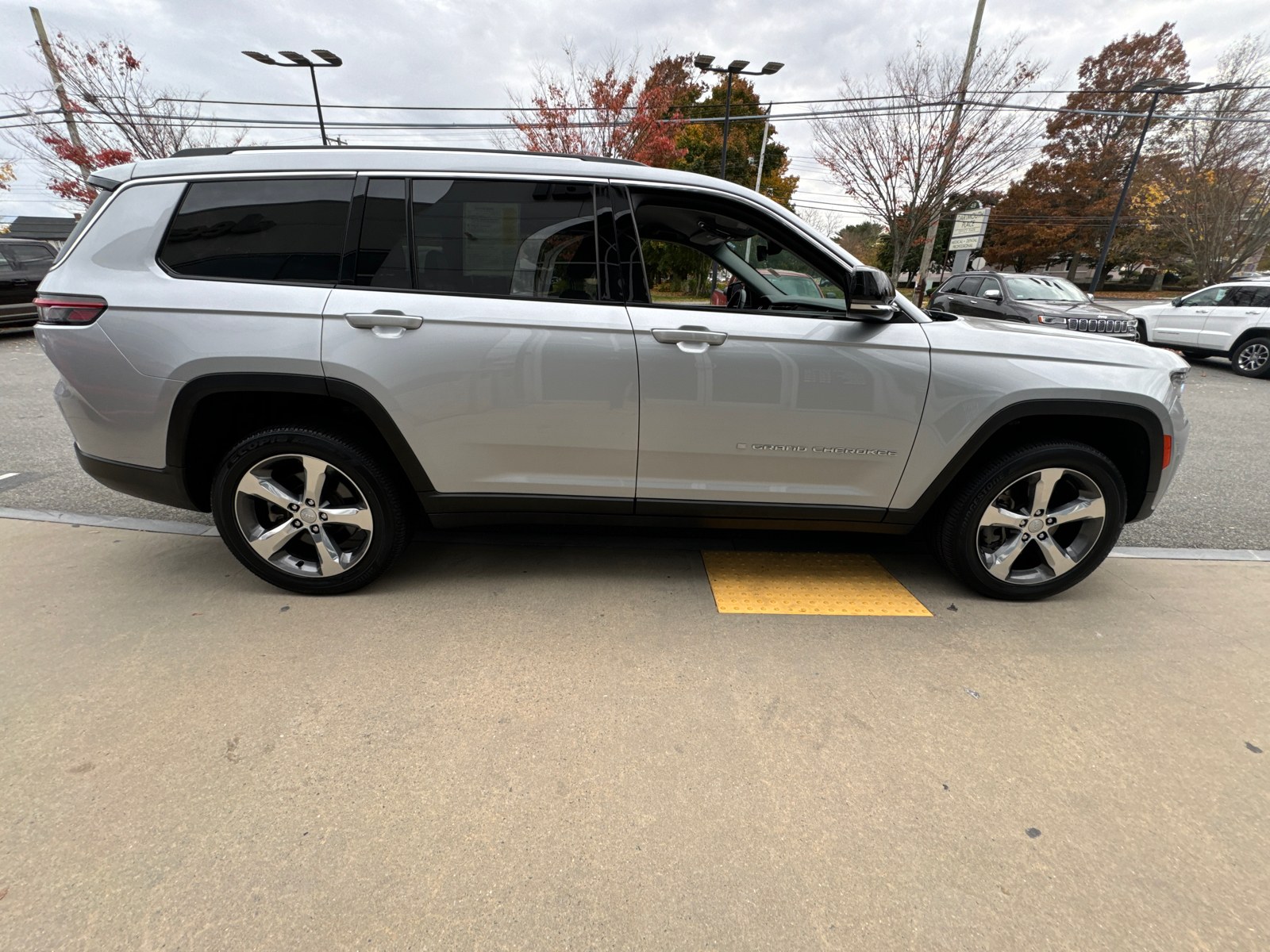 2022 Jeep Grand Cherokee L Limited 7