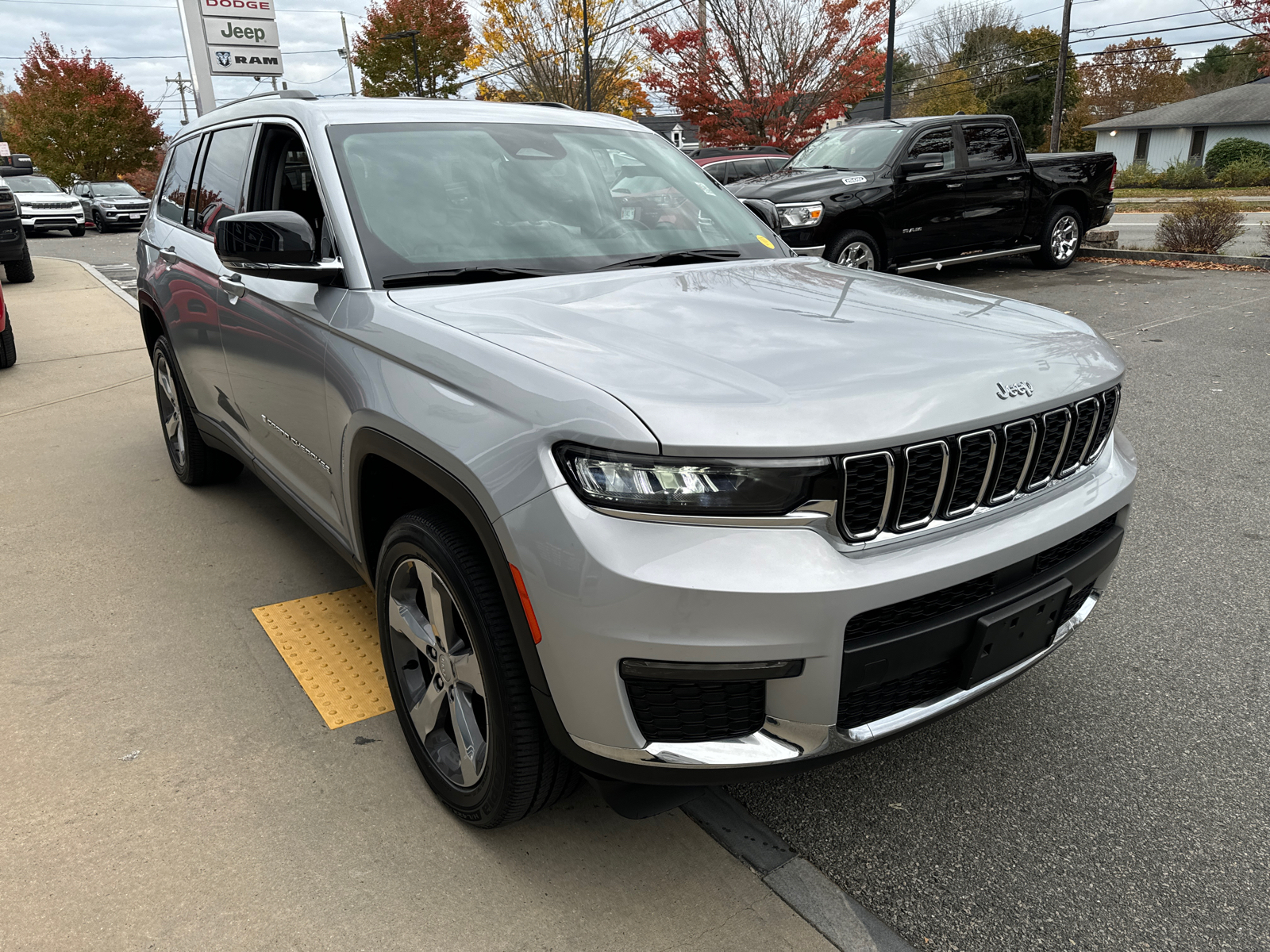 2022 Jeep Grand Cherokee L Limited 8