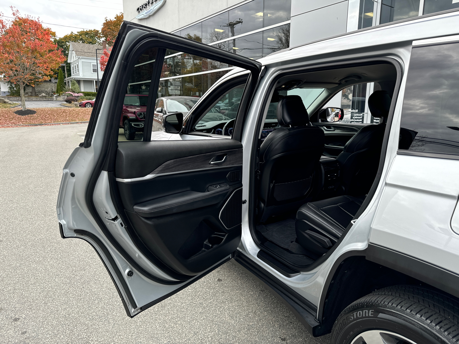 2022 Jeep Grand Cherokee L Limited 30