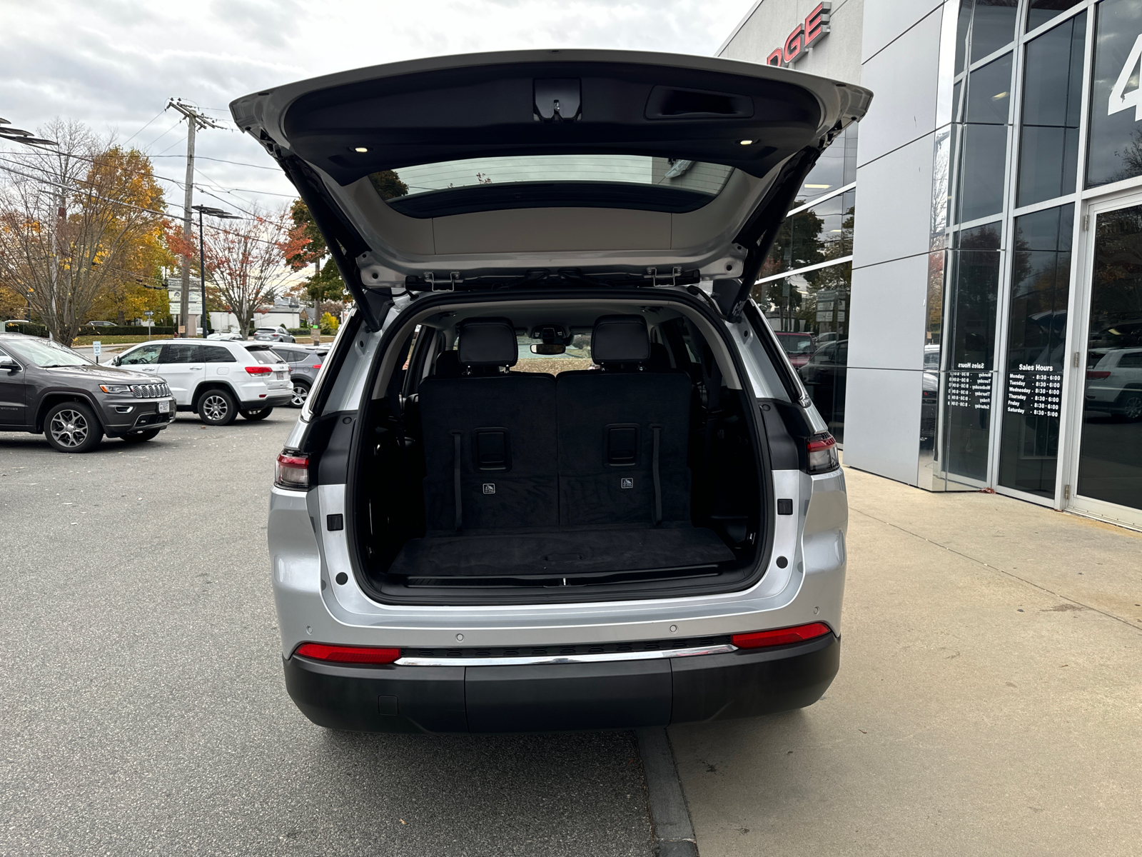 2022 Jeep Grand Cherokee L Limited 38