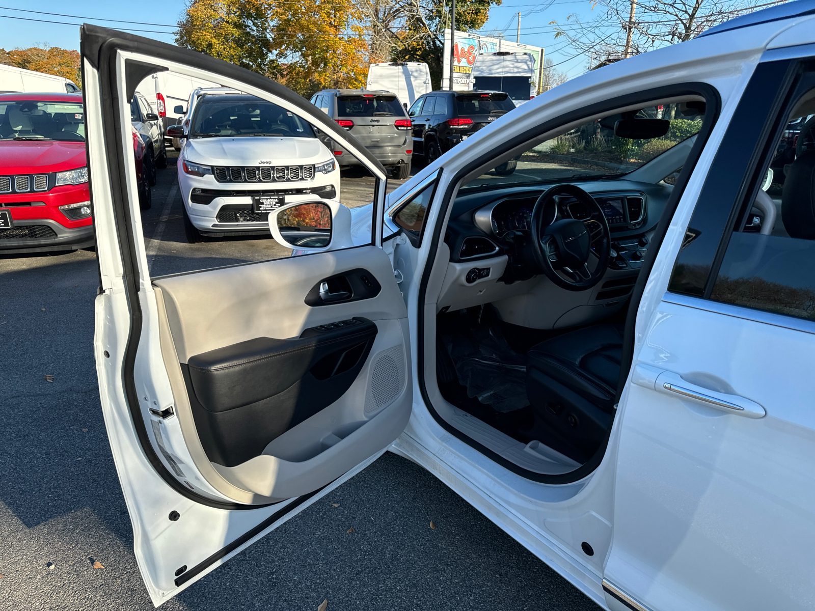 2020 Chrysler Pacifica Touring L 11