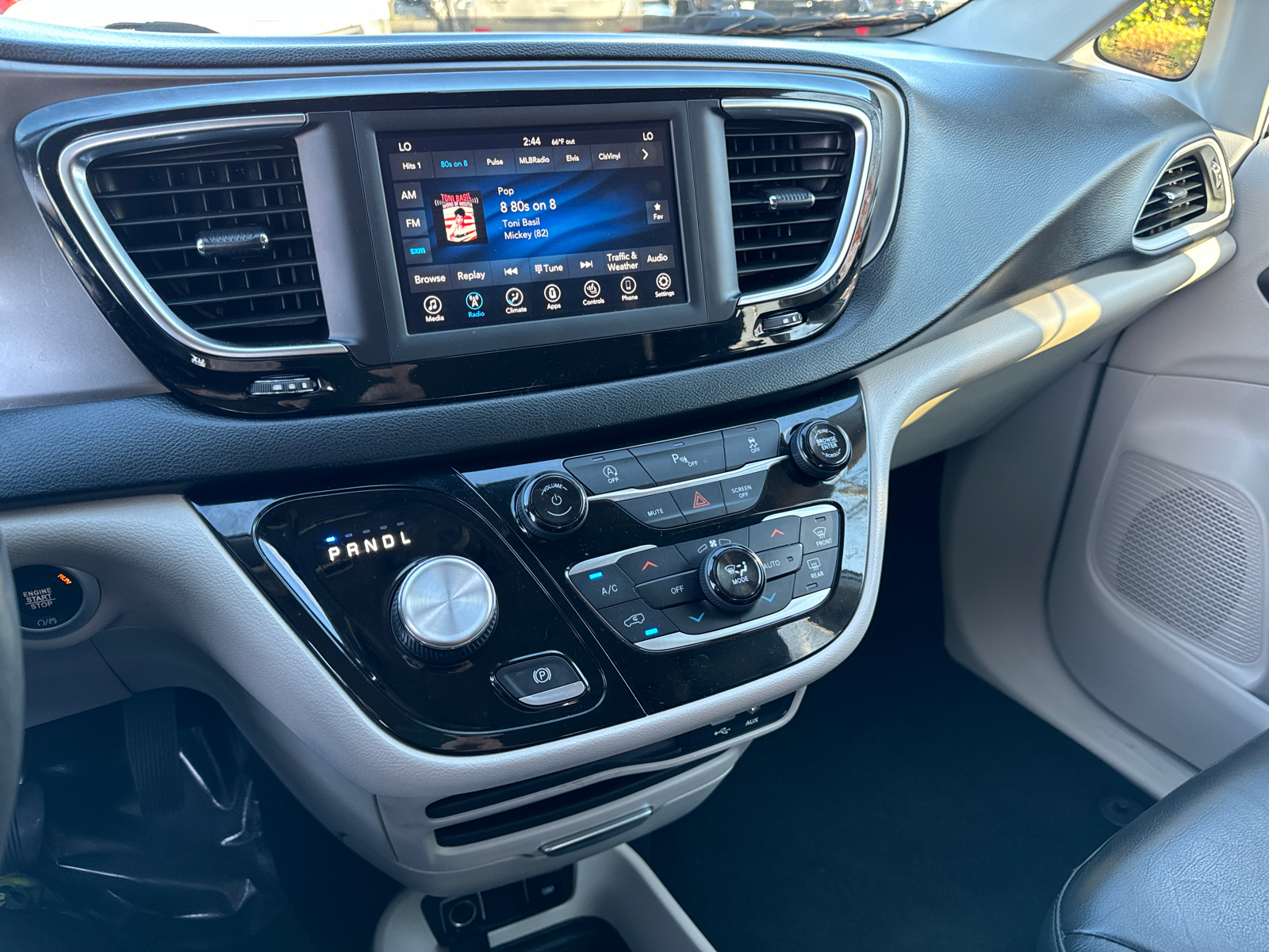 2020 Chrysler Pacifica Touring L 26